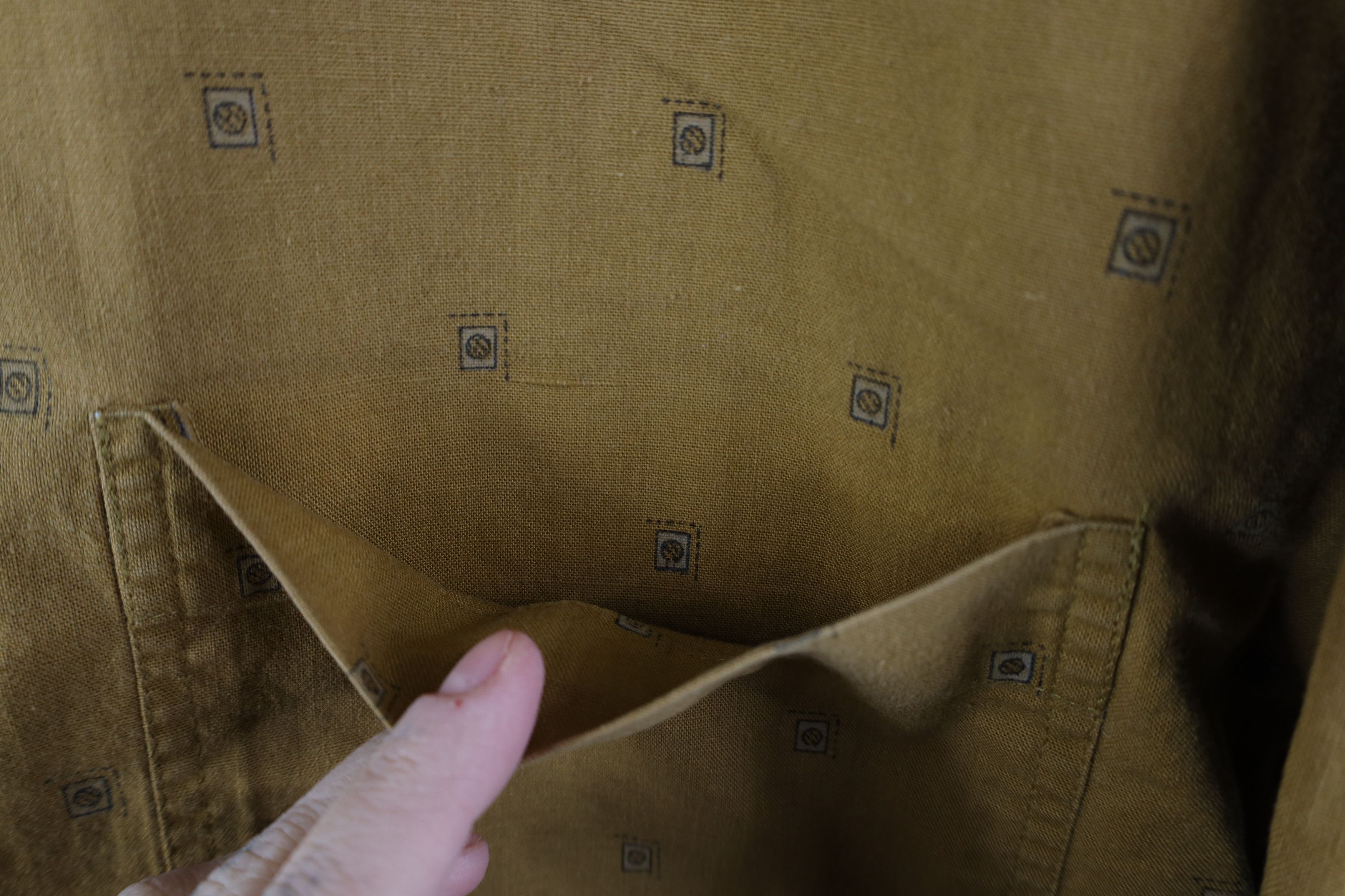 Vintage Vintage 90s Streetwear Geometric Collared Button Down Shirt Size US M / EU 48-50 / 2 - 5 Thumbnail