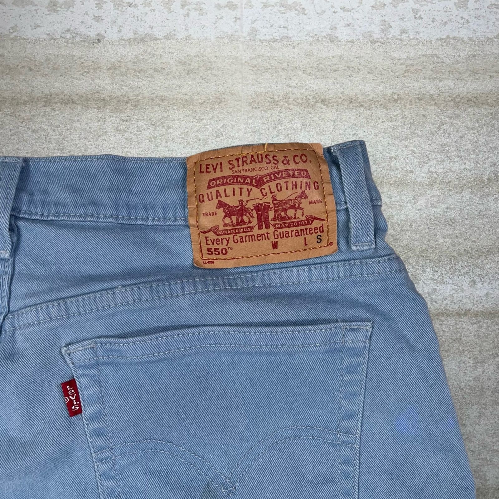 Levi's Vintage 90s Levis Jeans 550 36x30 Relaxed Light Blue Wash Size US 36 / EU 52 - 4 Thumbnail