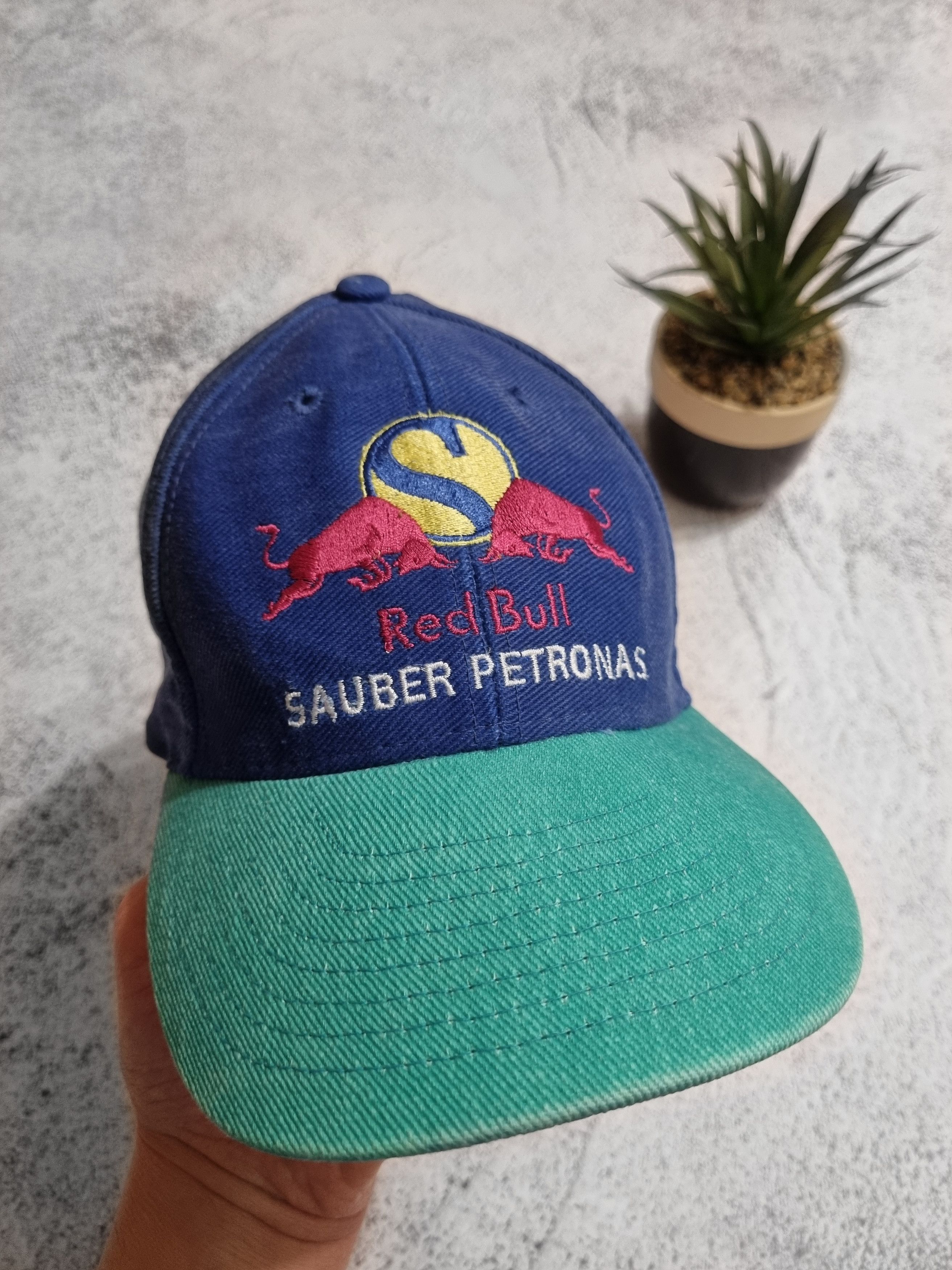 Red Bull × Vintage Vintage Red Bull 90’s Sauber Petronas Racing Cap Hat Size ONE SIZE - 3 Thumbnail