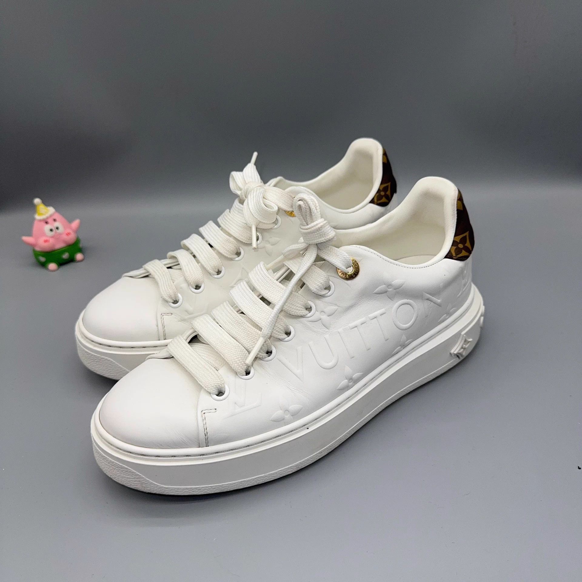 Louis Vuitton LOUIS VUITTON Time Out white 35.5 Size US 4.5 / IT 34.5 - 1 Thumbnail