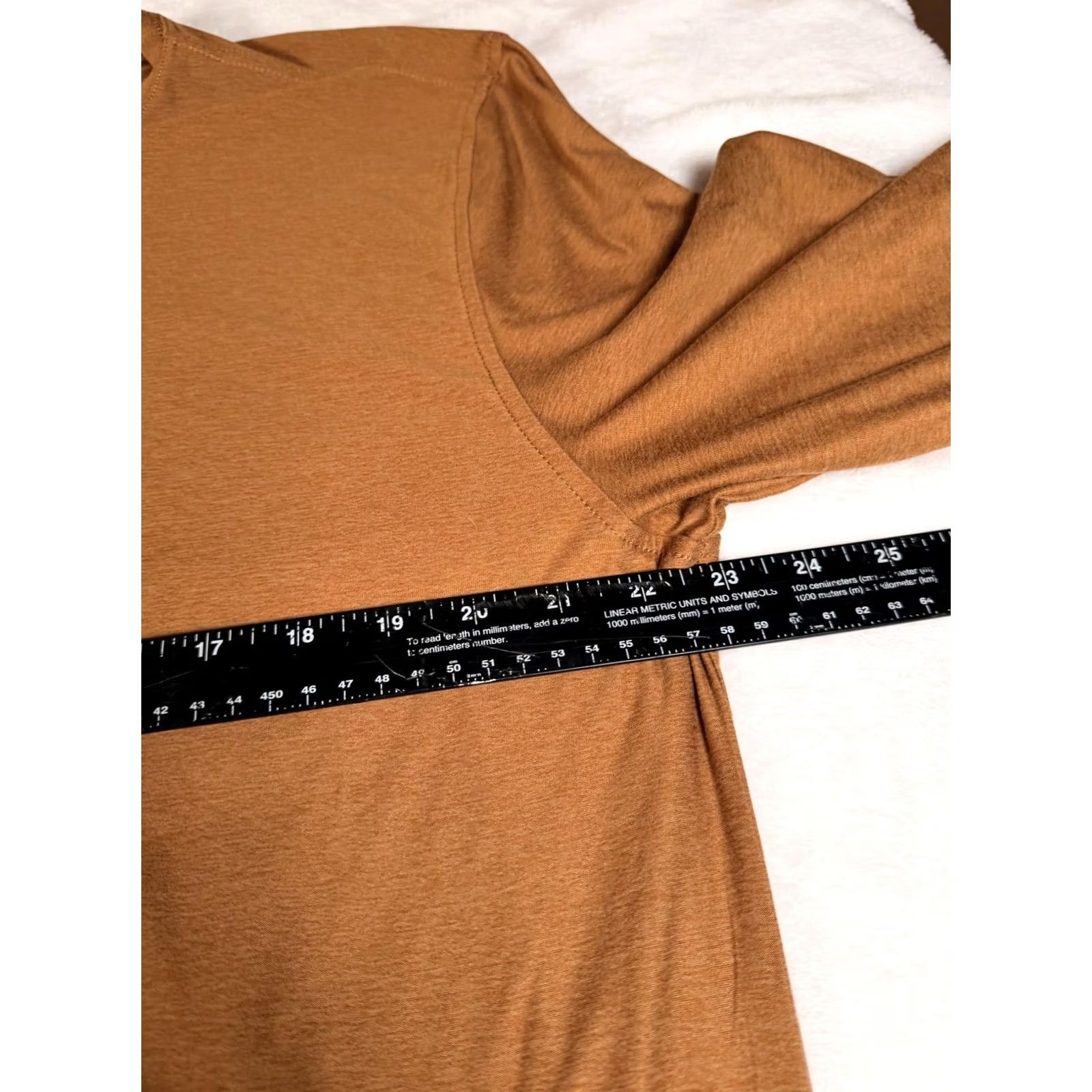 Vuori Vuori Shirt Mens 2XL Brown Long Sleeve Performance Crew Neck Stretch Active Tee Size US XXL / EU 58 / 5 - 6 Thumbnail