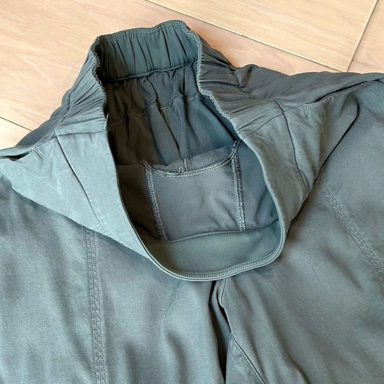 Lululemon Lululemon Metropolis Maven Crop Pants Green Women 6 Wide-Leg Cargo Casual Travel Beach City Womens Articulated Logo Size 28" / US 6 / IT 42 - 3 Thumbnail