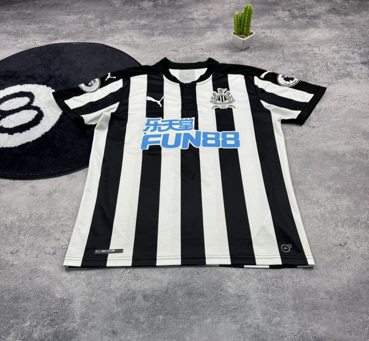 Vintage NEWCASTLE UNITED 17-18 Home Shirt Puma 125 Years AYOZE #17 Size US M / EU 48-50 / 2 - 8 Thumbnail