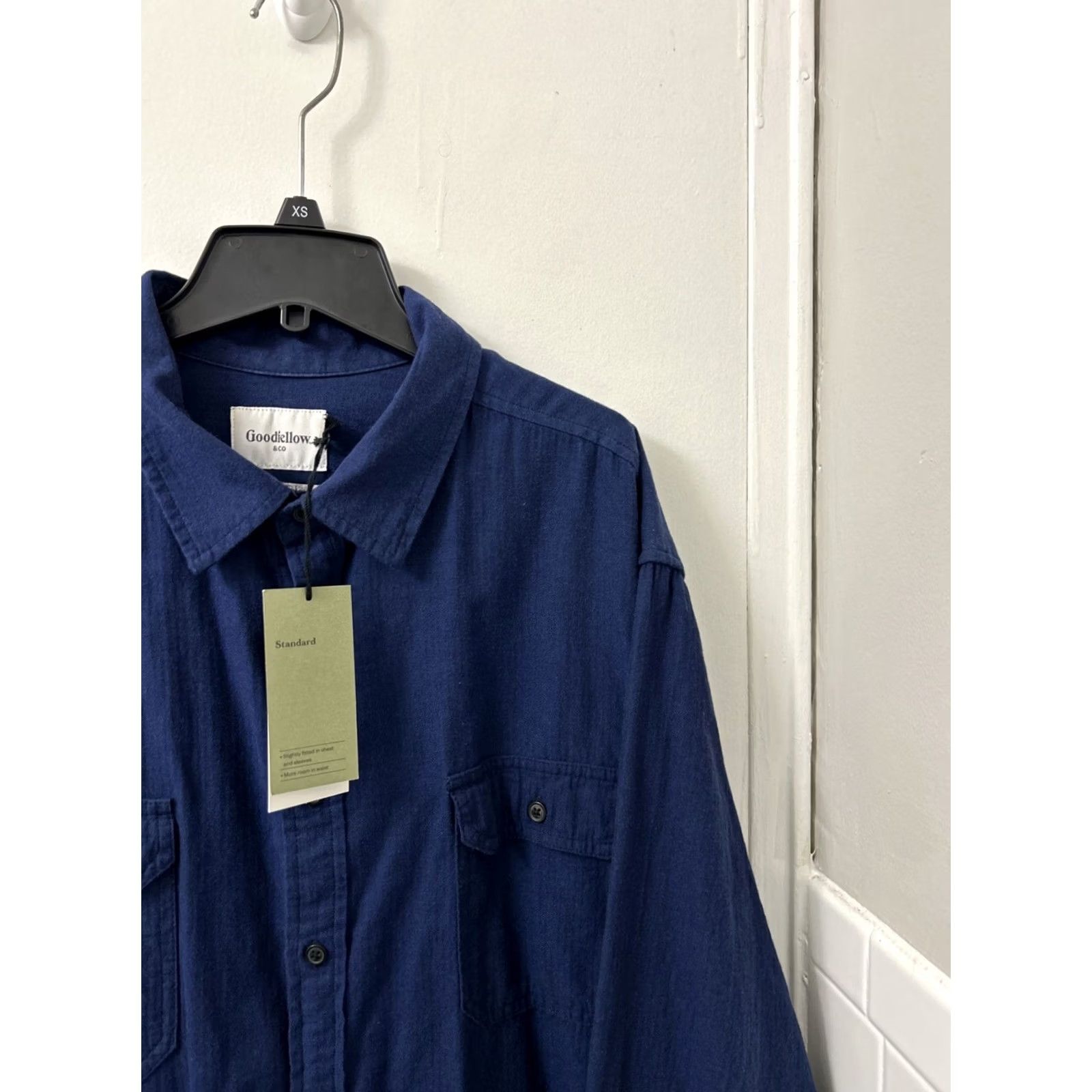 Vintage Goodfellow & Co Shirt Mens 2XL Blue Herringbone Button-Down Long Sleeve Pockets Slant Pocket Casual Workwear Shirt Size US XXL / EU 58 / 5 - 4 Thumbnail