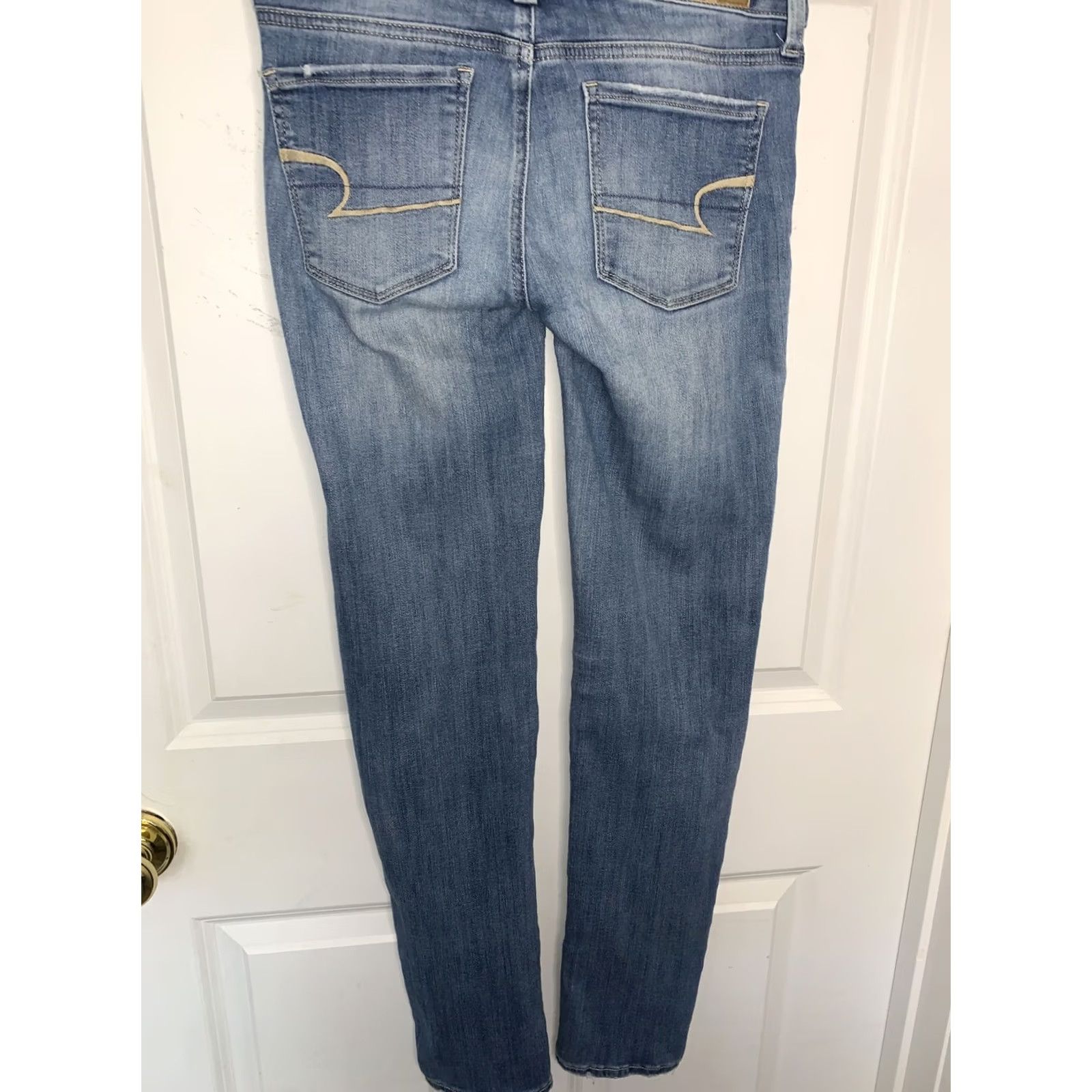 American Eagle Outfitters American Eagle Outfitters Jeans Skinny Distressed Light Wash Women’s/Teen SZ 2 Slim Fit 2 Blue XS? Size 26" / US 2 / IT 38 - 6 Thumbnail