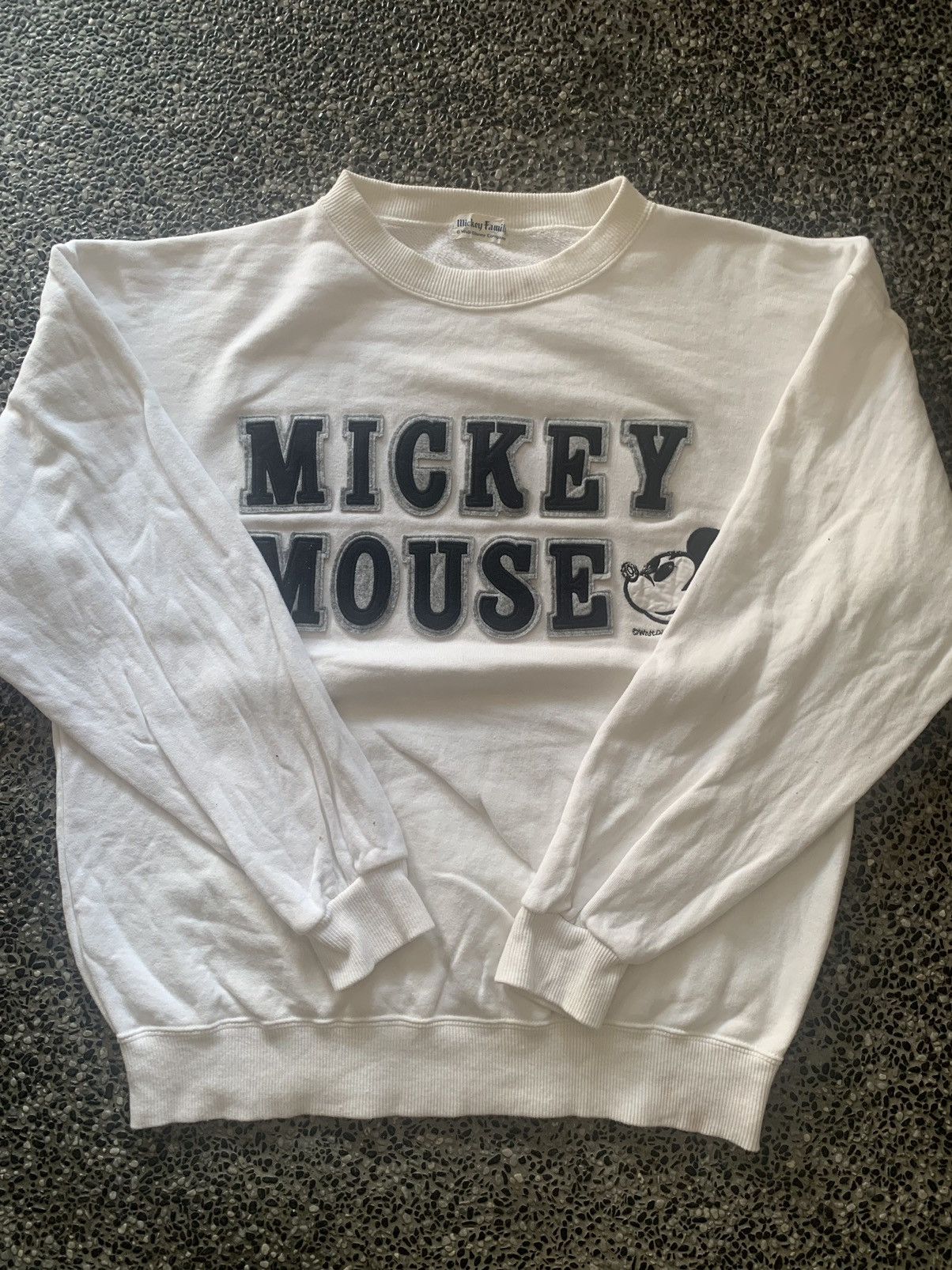 Disney × Mickey Mouse × Vintage Vintage 90s Mickey Mouse Walt Disney Embroidered Sweatshirt Size US M / EU 48-50 / 2 - 13 Thumbnail