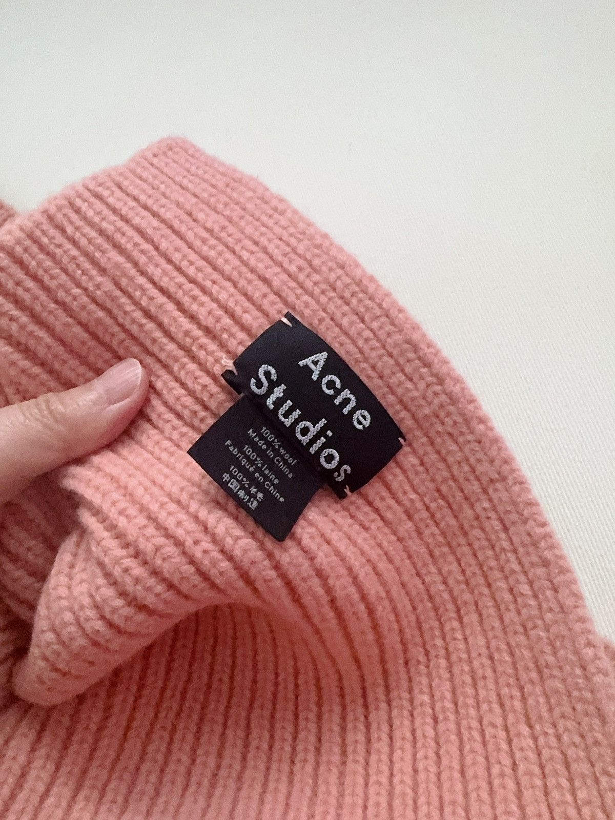 Acne Studios Barely used. Acne Soft Pink Ribbed Scarf Size ONE SIZE - 3 Thumbnail