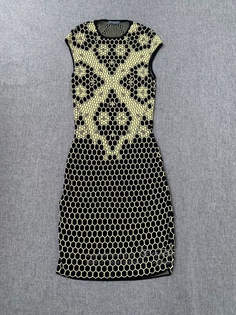 Alexander McQueen Alexander Mcqueen Knitted dress Size XS / US 0-2 / IT 36-38 - 1 Thumbnail