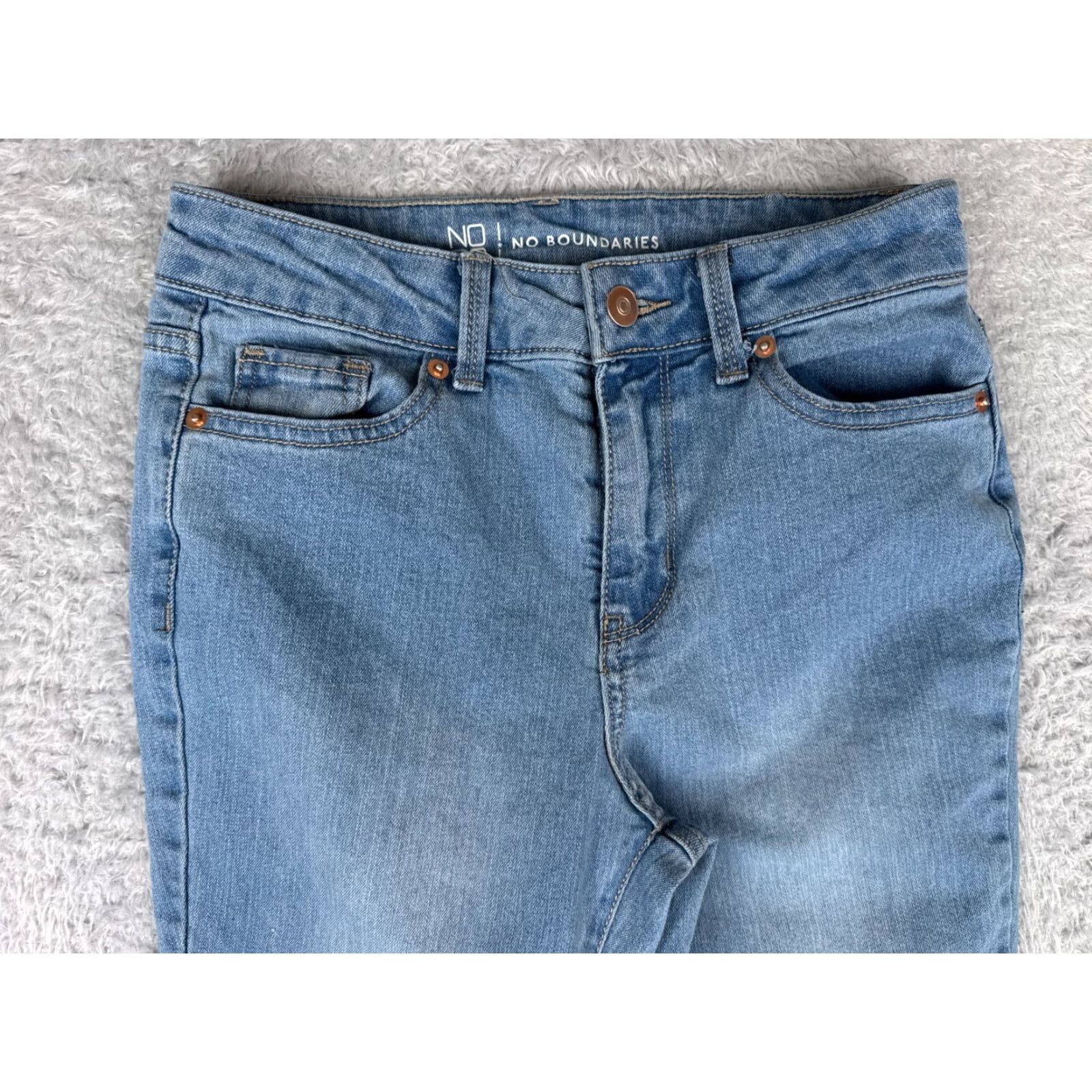 Vintage No Boundaries Jeans Juniors 3 Blue Denim Flared Light Wash Cotton 27x30 Stretch 5-Pocket Size 26" / US 2 / IT 38 - 5 Thumbnail