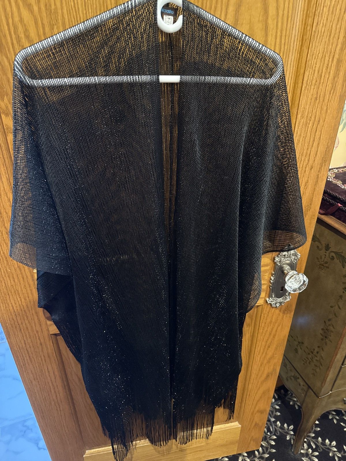 Other Black shimmer mesh shawl Size ONE SIZE - 1 Thumbnail