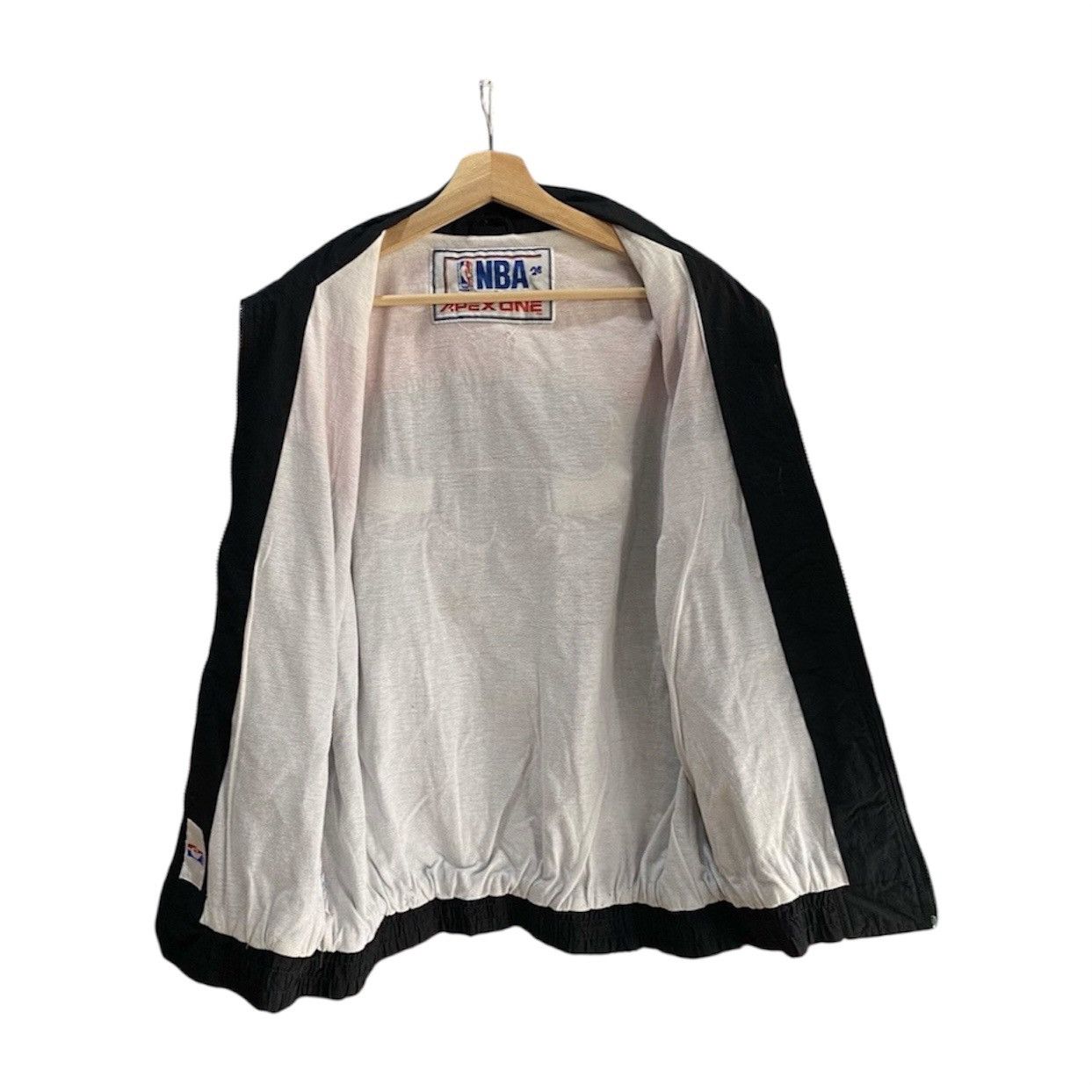 Apex One Vintage 90s Apex One Chicago Bulls Windbreaker Jacket Large Size US L / EU 52-54 / 3 - 3 Thumbnail