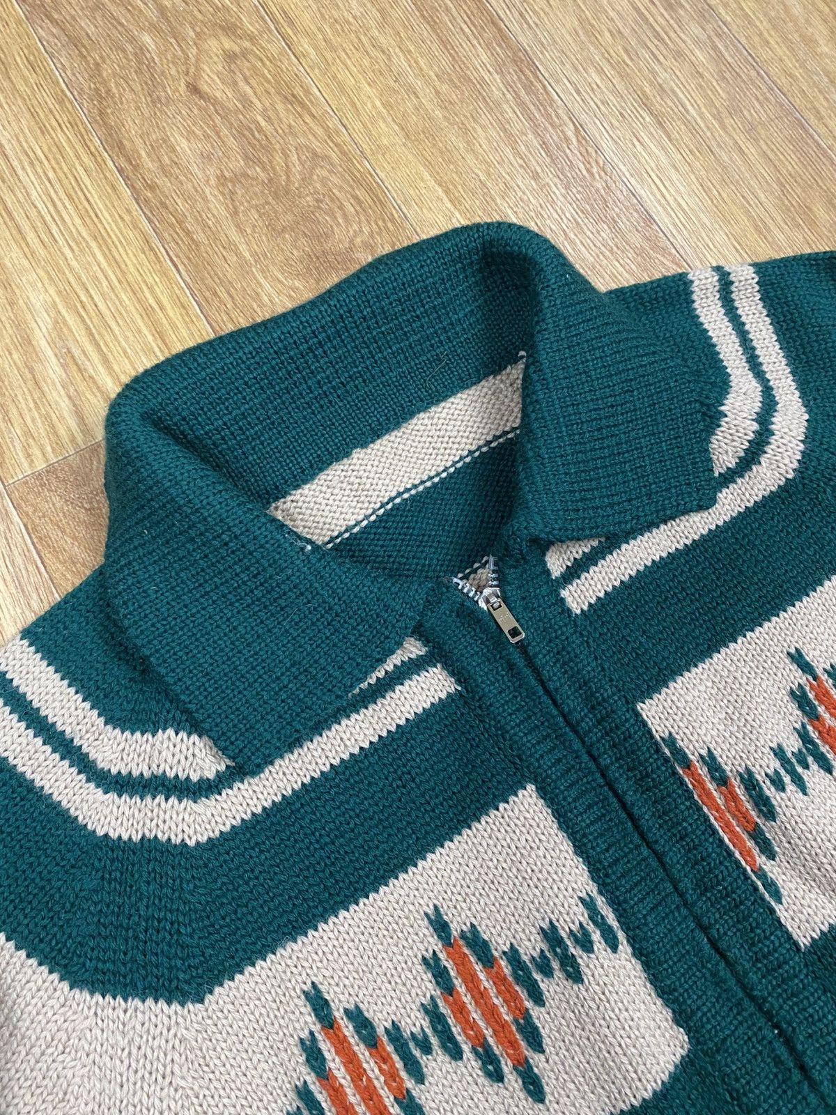 Handmade × Vintage Vintage Jacquard Handmade Knitted Cowichan Sweater Size US S / EU 44-46 / 1 - 2 Thumbnail