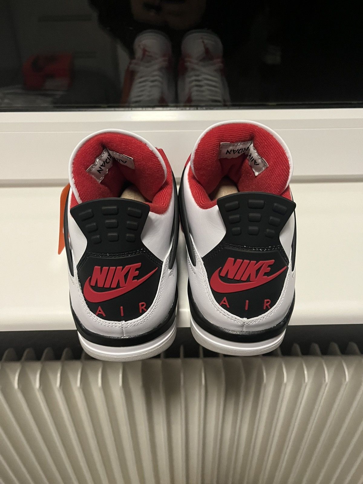 Jordan Brand × Nike Jordan 1 Fire Red 2020 Size US 8 / EU 41 - 5 Thumbnail