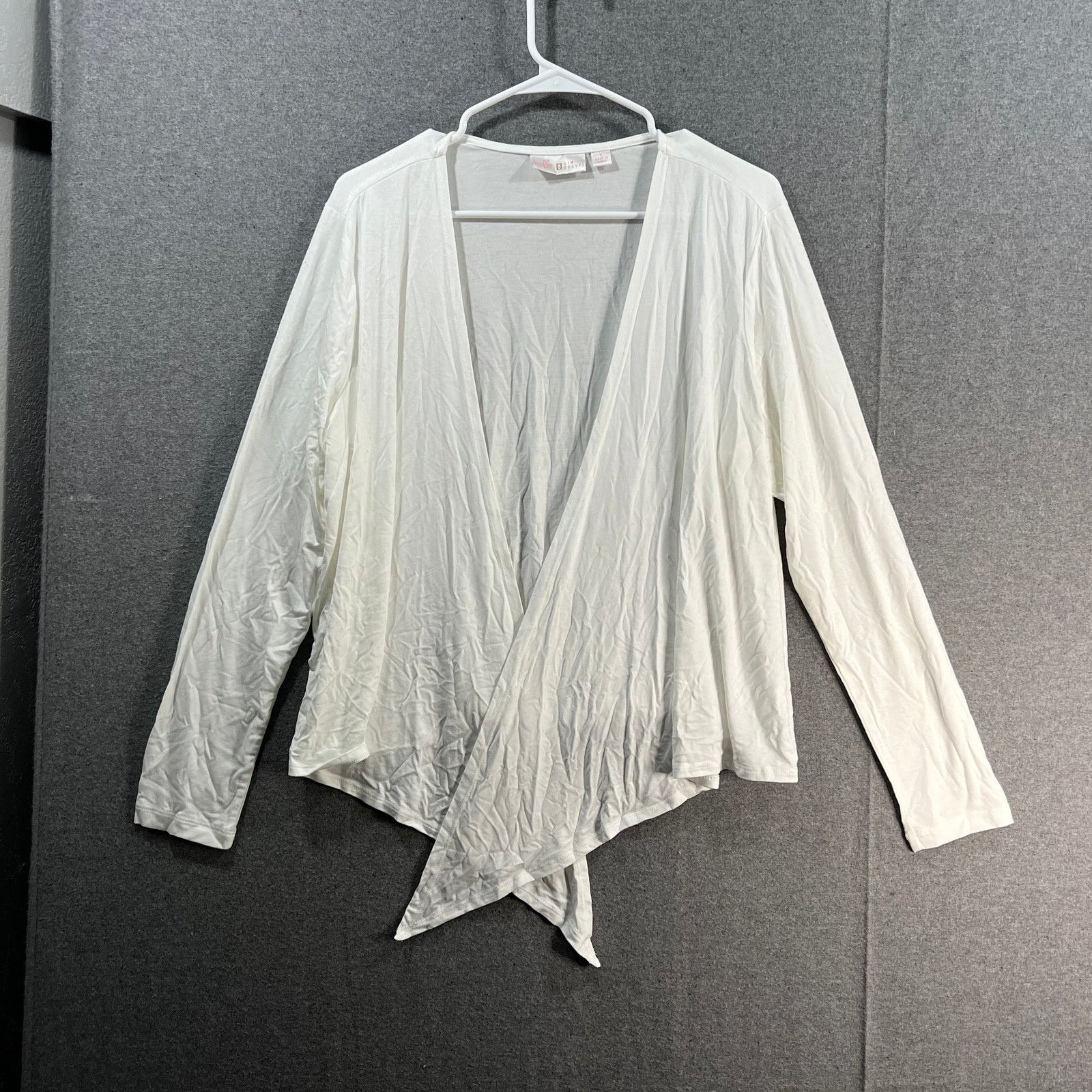 Other Belle by Kim Gravel Rayon Spandex Shrug White Size Small Size S / US 4 / IT 40 - 1 Thumbnail