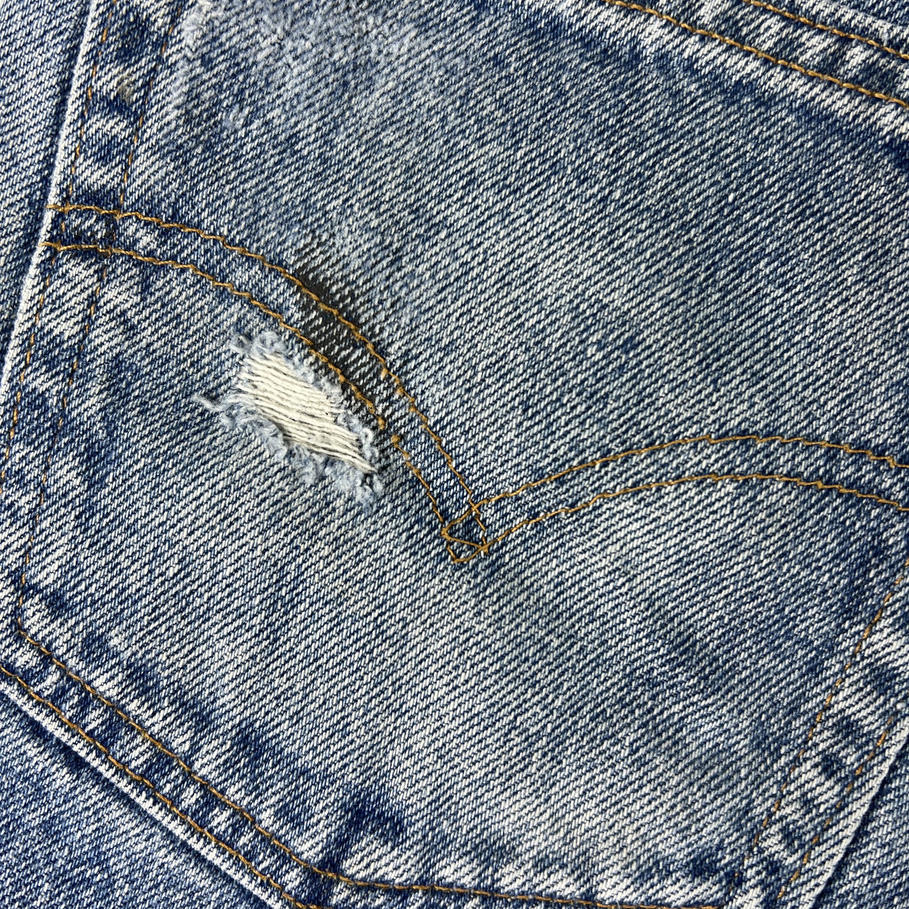 Levi's × Vintage VTG 90s Levi's Jean Shorts 517 Cut Off Thrashed Denim Jorts Size US 30 / EU 46 - 9 Thumbnail