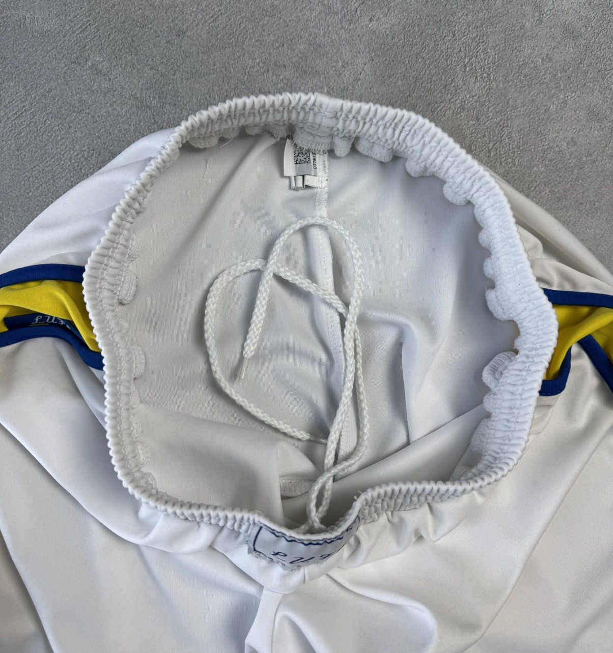Macron Leeds United 2012 2013 Home Football Soccer Shorts Macron Size US 30 / EU 46 - 6 Thumbnail