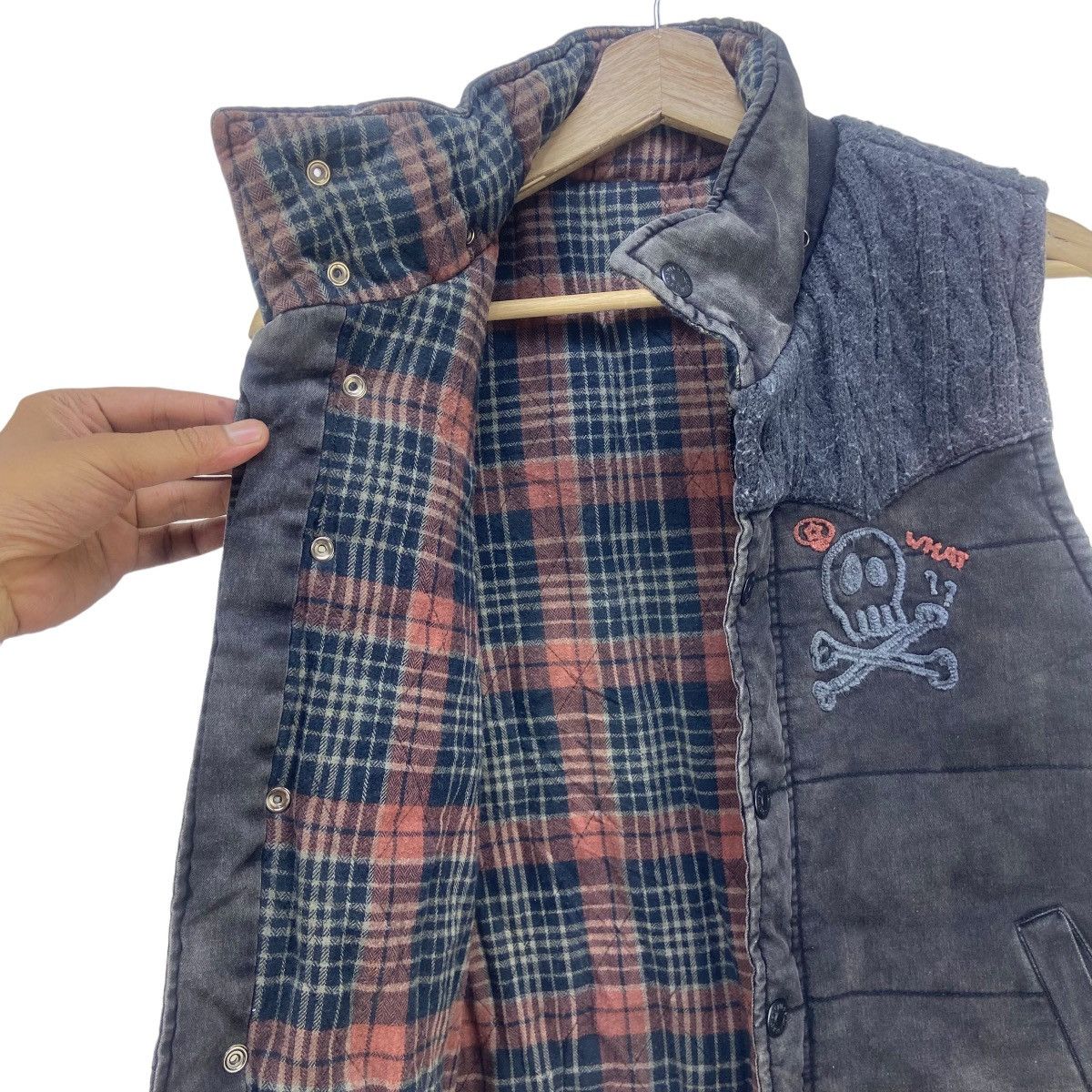 Japanese Brand Japanese Brand Skulls Logo Vests Size US XS / EU 42 / 0 - 15 Thumbnail