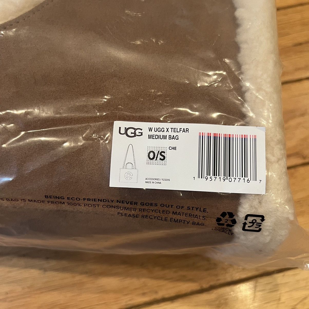 Telfar × Ugg Medium TelfarxUgg Bag Size ONE SIZE - 8 Thumbnail