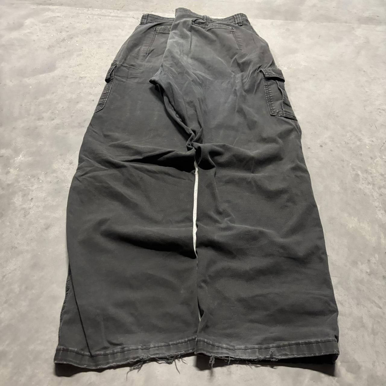 Japanese Brand × Vintage Crazy Vintage Y2K/2000s Grunge Faded Black Skater Cargo Pants! Size US 38 / EU 54 - 4 Thumbnail