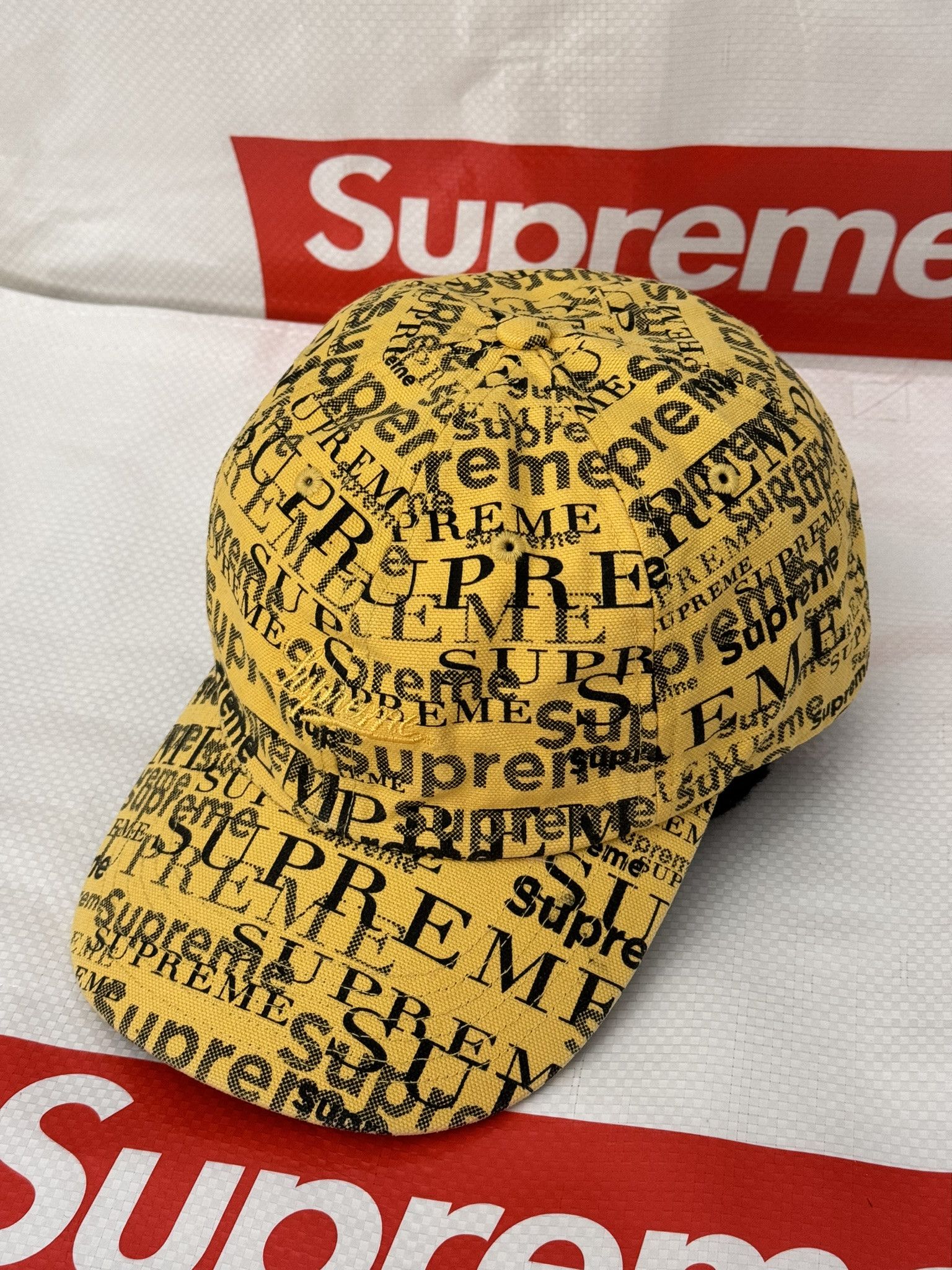 Supreme Logo Pattern 6-Panel Yellow hat cap