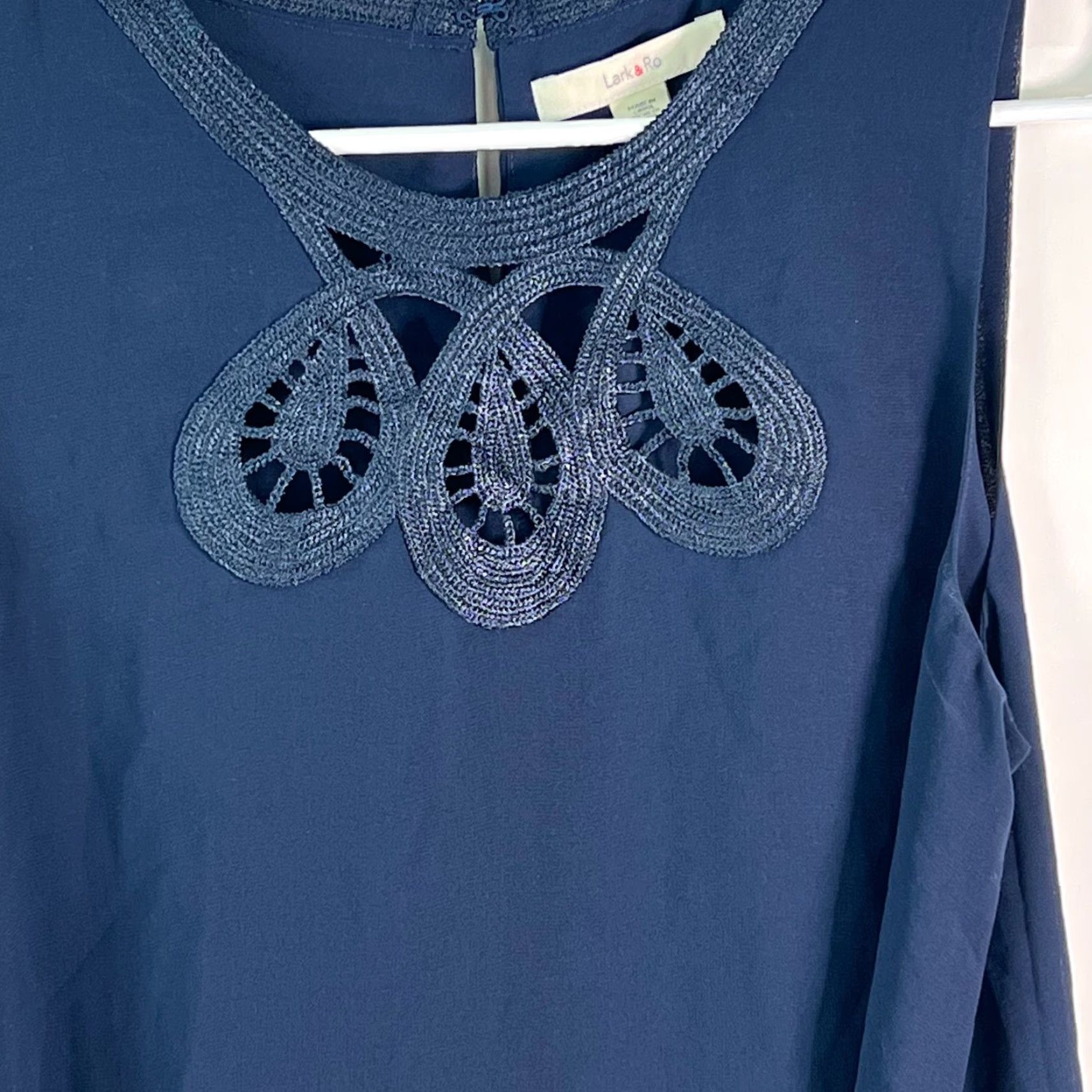 Vintage Lark & Ro Womens Blouse Tunic Sleeveless Navy Blue Embroidered Neck Layered Hem Size Medium Size M / US 6-8 / IT 42-44 - 5 Thumbnail