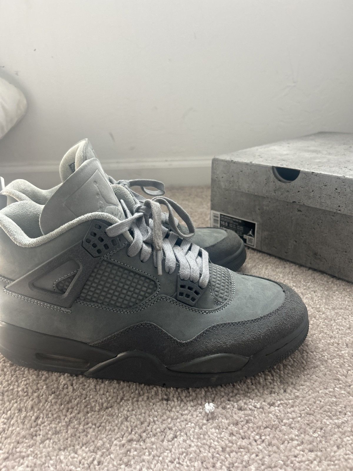 Nike Jordan 4 smoke grey cement Size US 10.5 / EU 43-44 - 6 Thumbnail