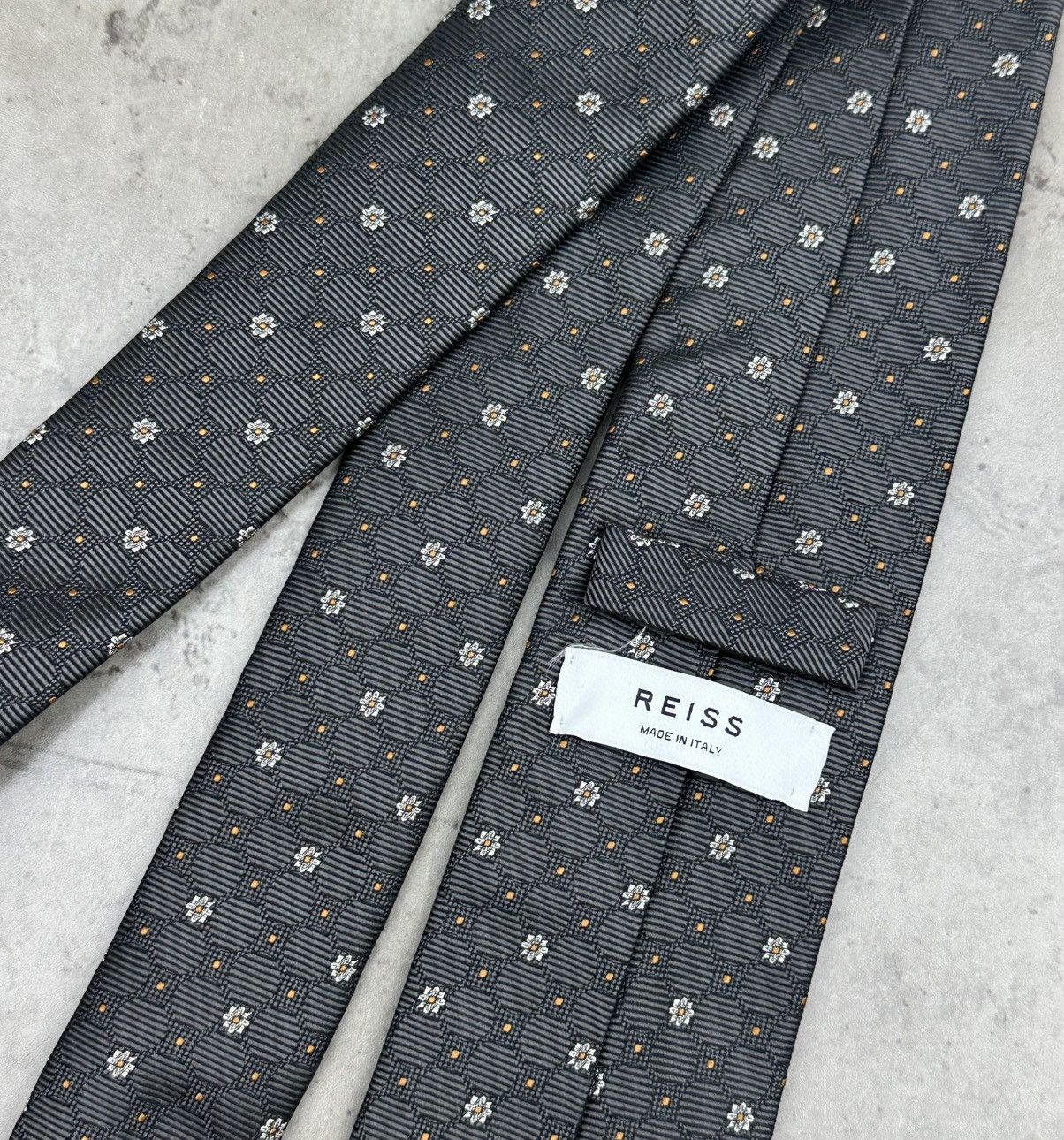 Reiss Reiss Gray Floral Silk Tie Made in Italy Designer Necktie Size ONE SIZE - 6 Thumbnail