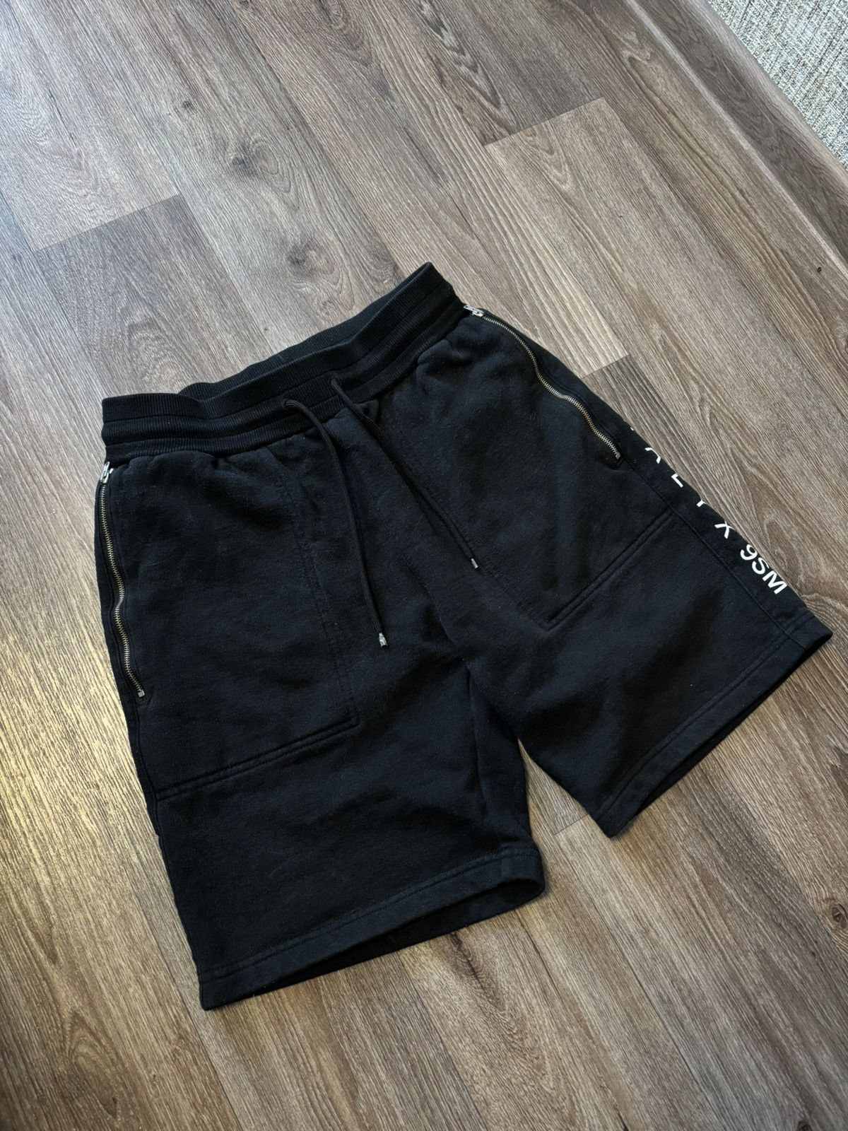 1017 ALYX 9SM 1017 Alyx 9SM Fleece shorts pocket classic Size US 30 / EU 46 - 2 Thumbnail