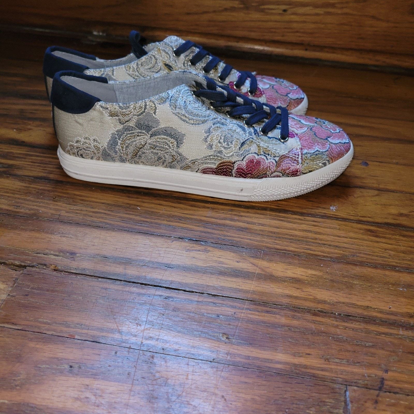 Nine West Nine West Women's Floral Tapestry Platform Sneakers 9.5 Size US 9.5 / IT 39.5 - 2 Thumbnail