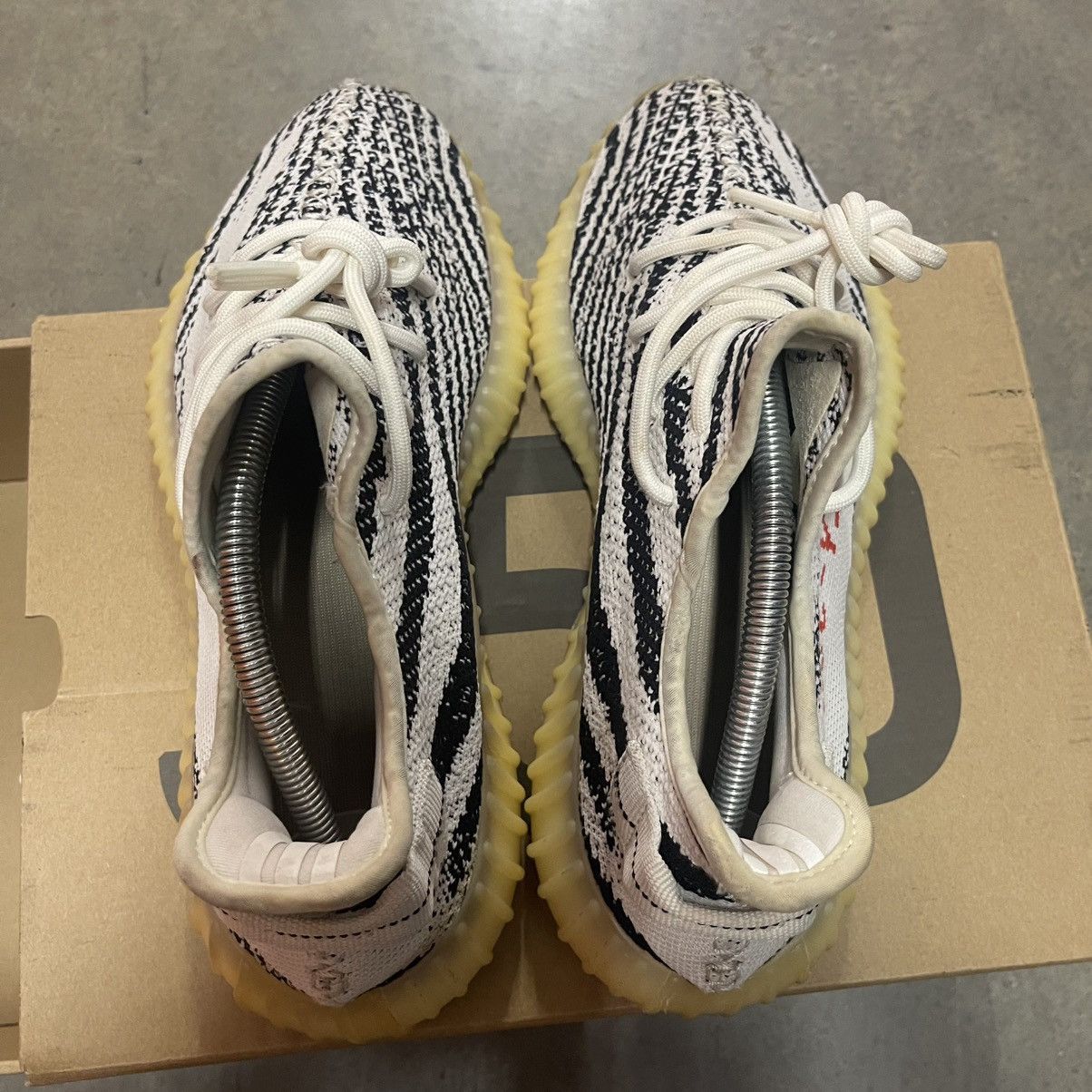 Other Yeezy 350 zebra size 9 Size US 9 / EU 42 - 3 Thumbnail