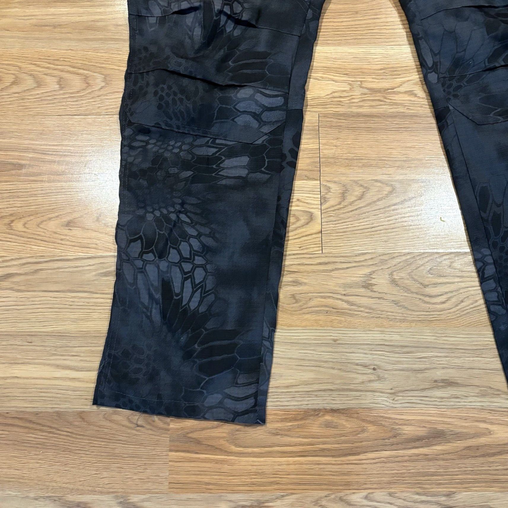 Low Brand W Brand Cargo Tactical Pants Men’s XXXL Dark Gray Pockets Zipper Button Inseam 32in Regular Cargo Pattern Camouflage Army Hip Hop Sports Military Size US 39 - 6 Thumbnail