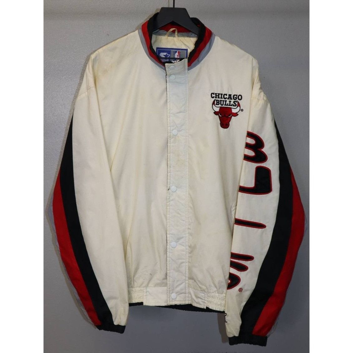 Starter 90s Starter Chicago Bulls Windbreaker Men's L White NBA Vtg Size US L / EU 52-54 / 3 - 1 Thumbnail