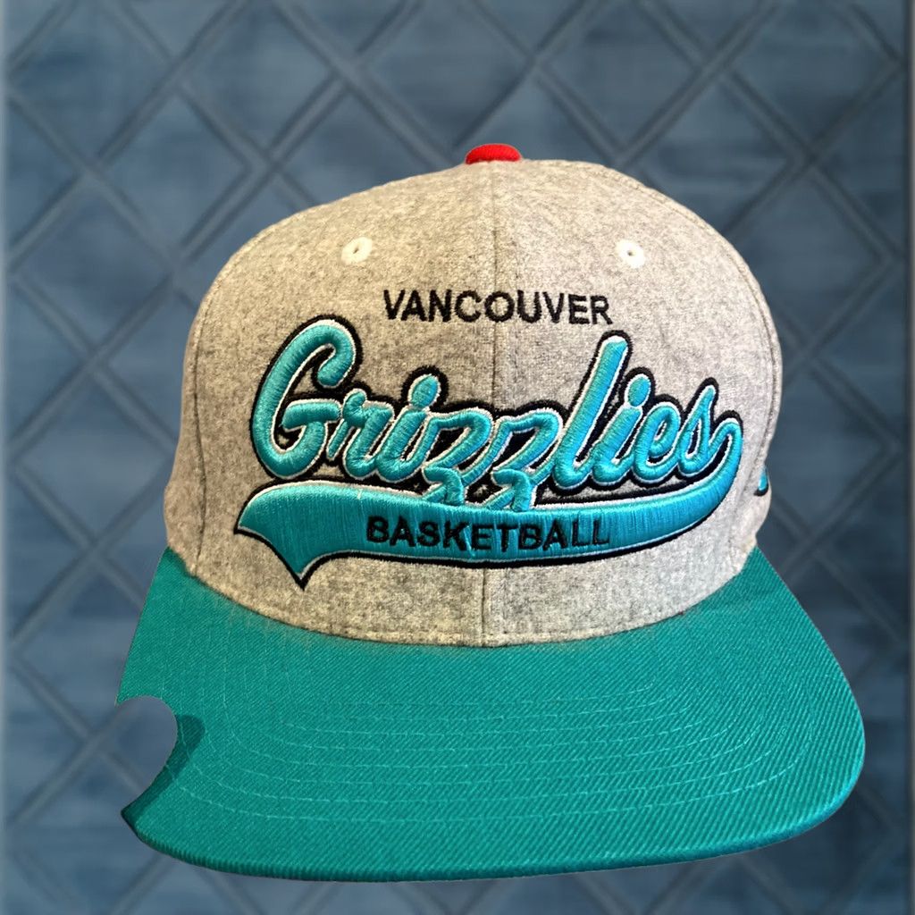 Mitchell & Ness VINTAGE Mitchell & Ness Wool Vancouver Grizzlies Snapback Embroidered Adjustable Men Gray Cap Size ONE SIZE - 1 Thumbnail