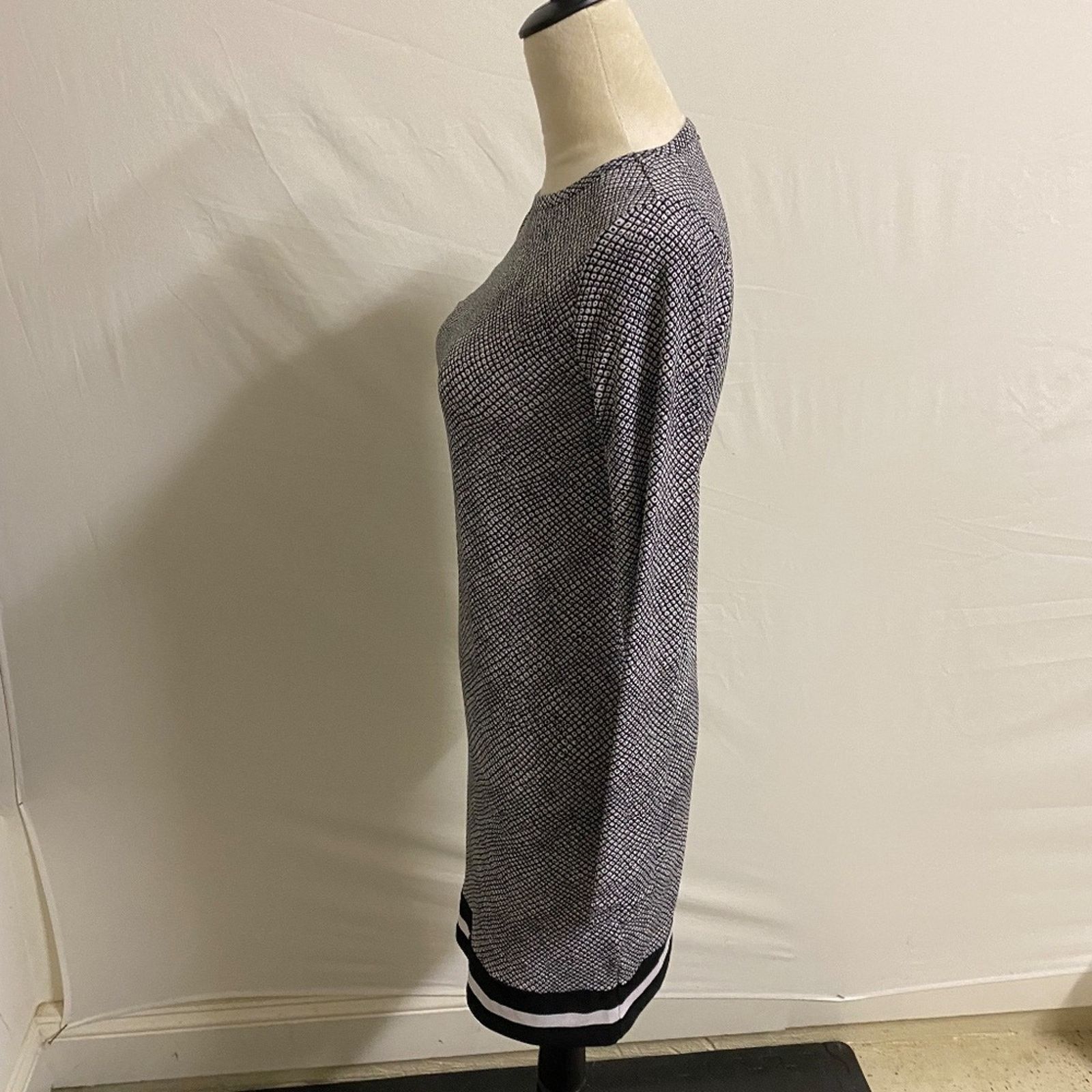 Michael Kors Michael Kors Geometric Pattern Long Sleeve Dress - XS Size XS / US 0-2 / IT 36-38 - 5 Thumbnail