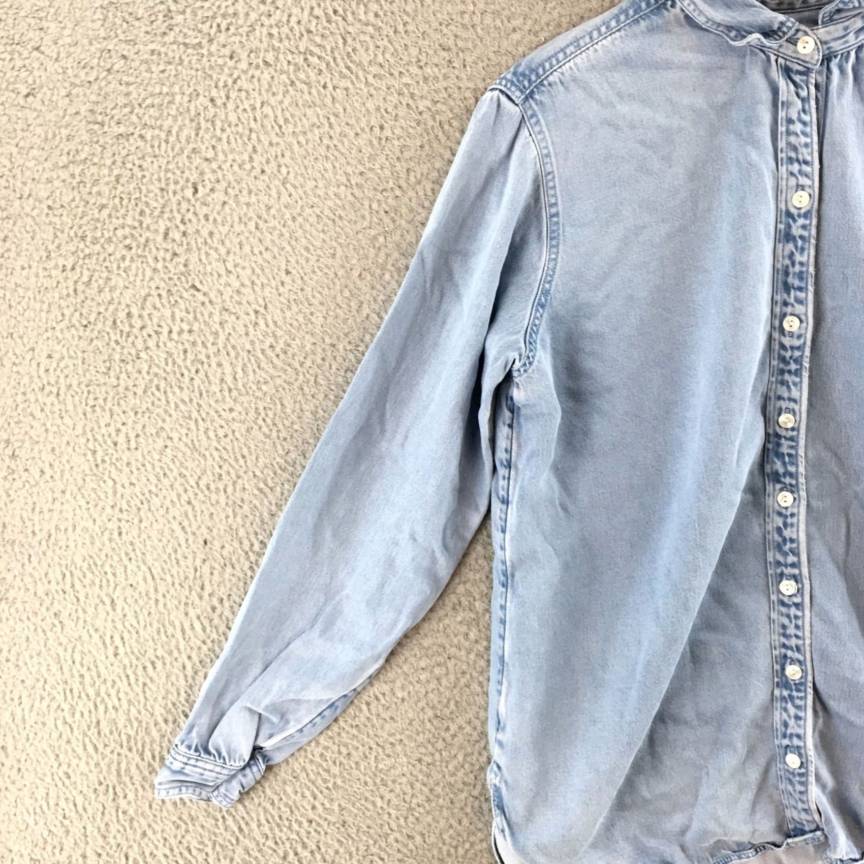 Abercrombie & Fitch Abercrombie & Fitch Shirt Womens L Blue Denim Long Sleeve Button Up Size L / US 10 / IT 46 - 4 Thumbnail