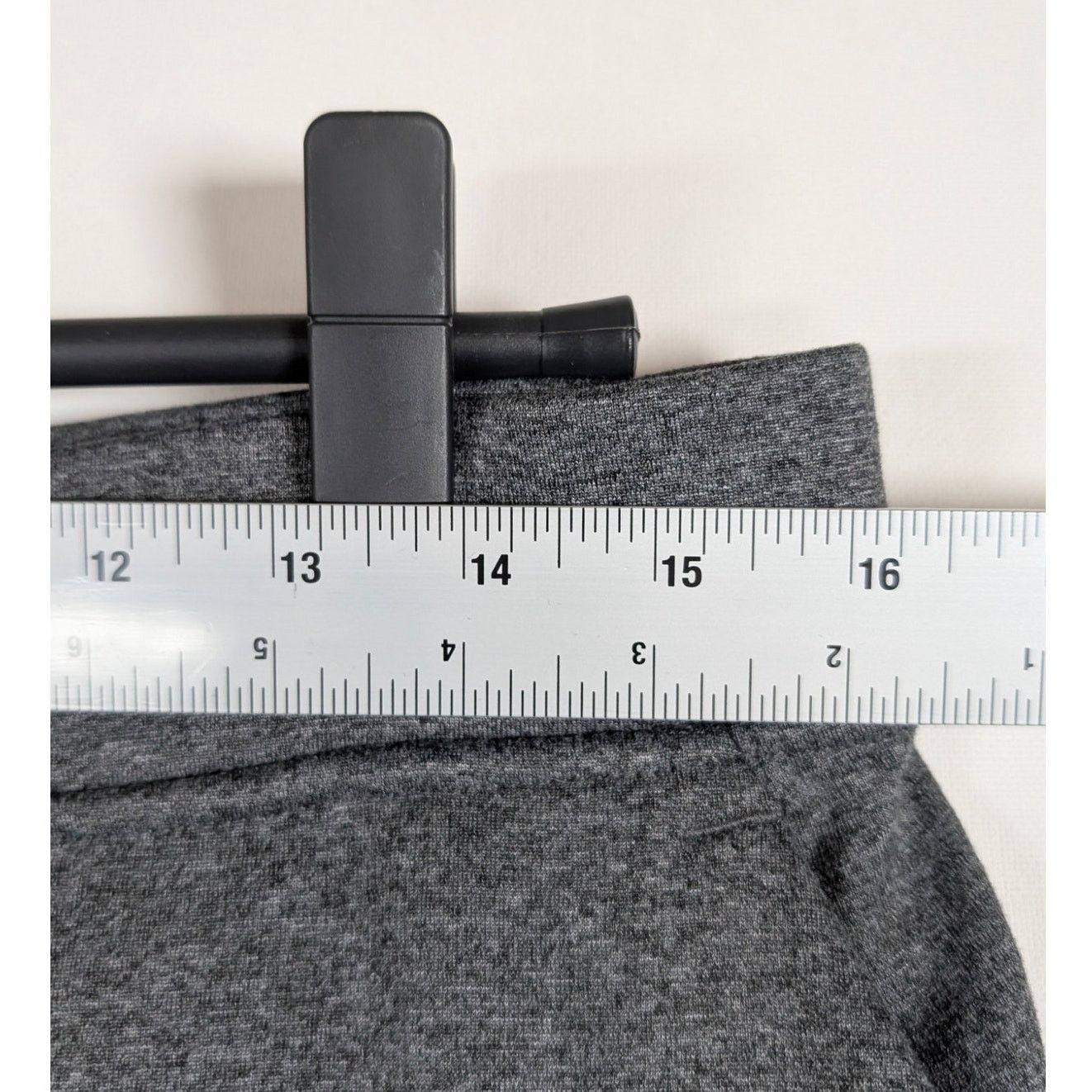 Lululemon Lululemon Gray Joggers Men’s Large Sweatpants Size L USED Size US 32 / EU 48 - 8 Thumbnail