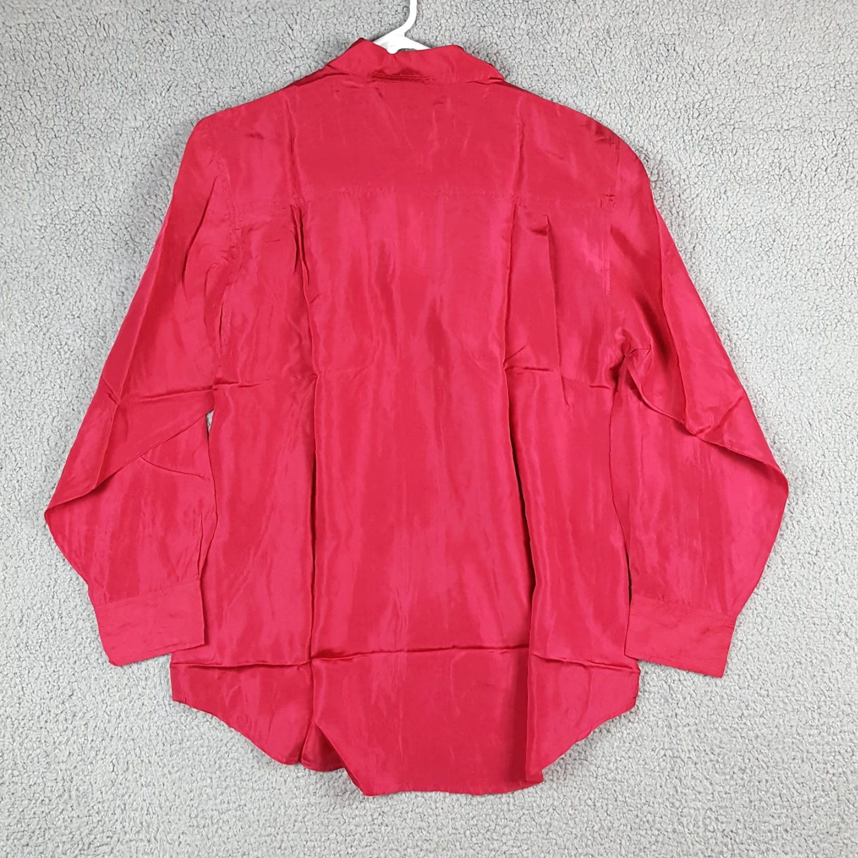 Vintage VINTAGE 80s Casual Isle Pure Silk Red Long Sleeve Collared Button-Up Golf Shirt Women's Size M Preppy Retro Sports Size M / US 6-8 / IT 42-44 - 4 Thumbnail