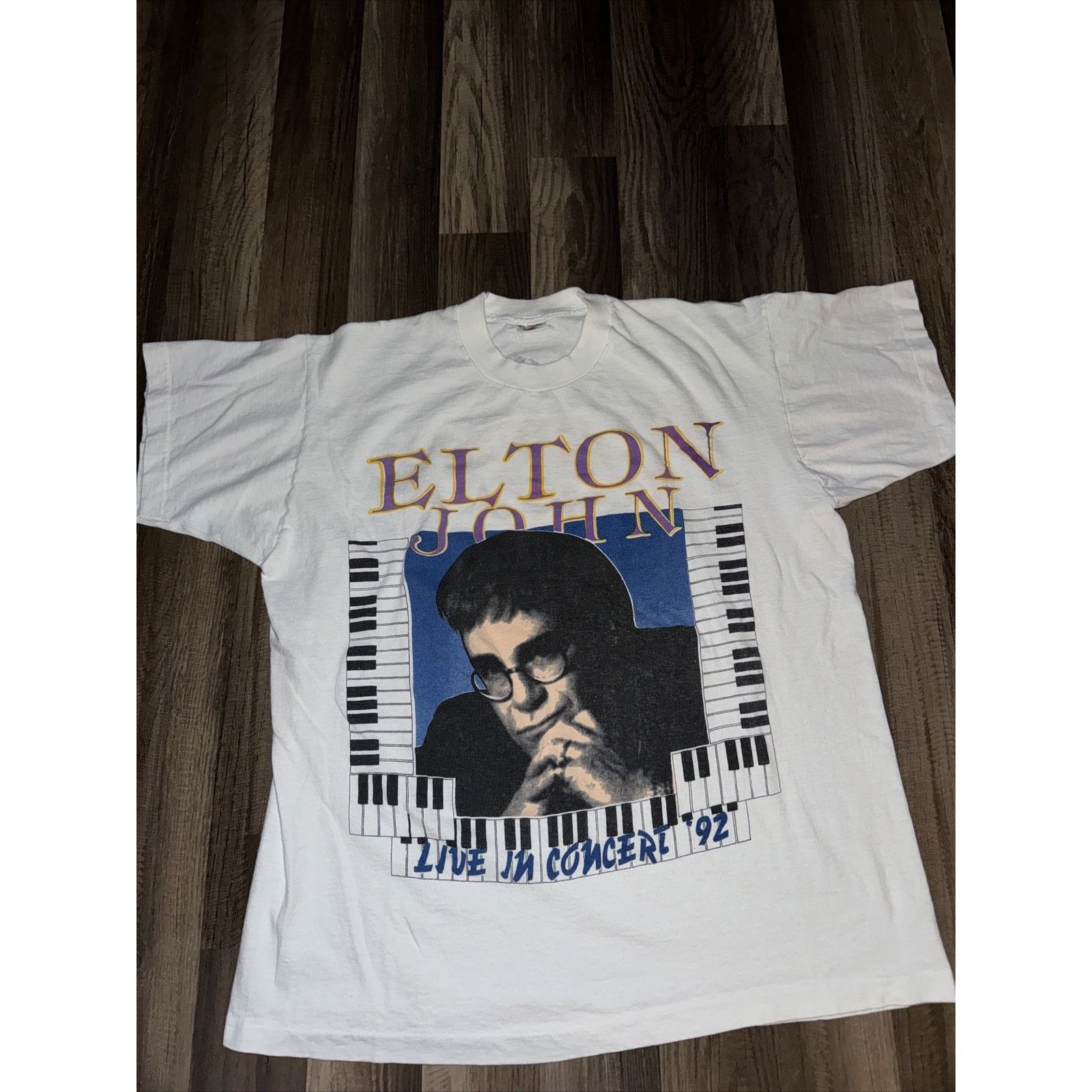 Band Tees 1993 Elton John Live In Concert Your T-Shirt XL 22x27 Size US XL / EU 56 / 4 - 1 Thumbnail