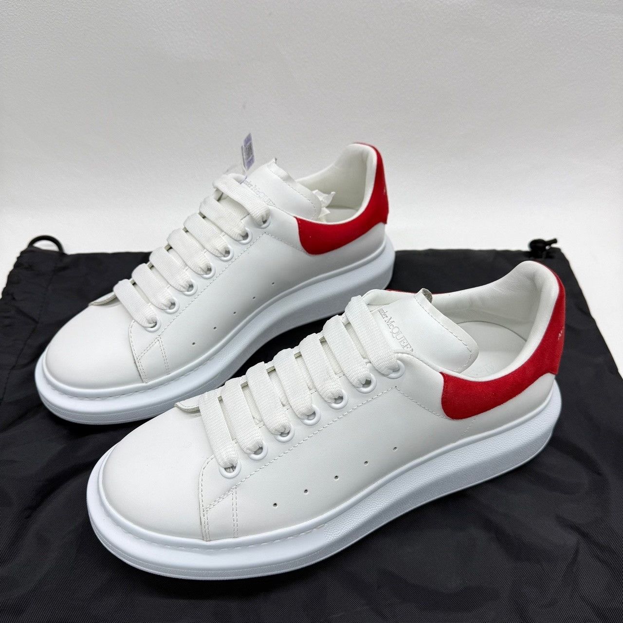 Alexander McQueen Alexander McQueen White Lowtop Sneakers 9 Men Size US 9 / EU 42 - 1 Thumbnail