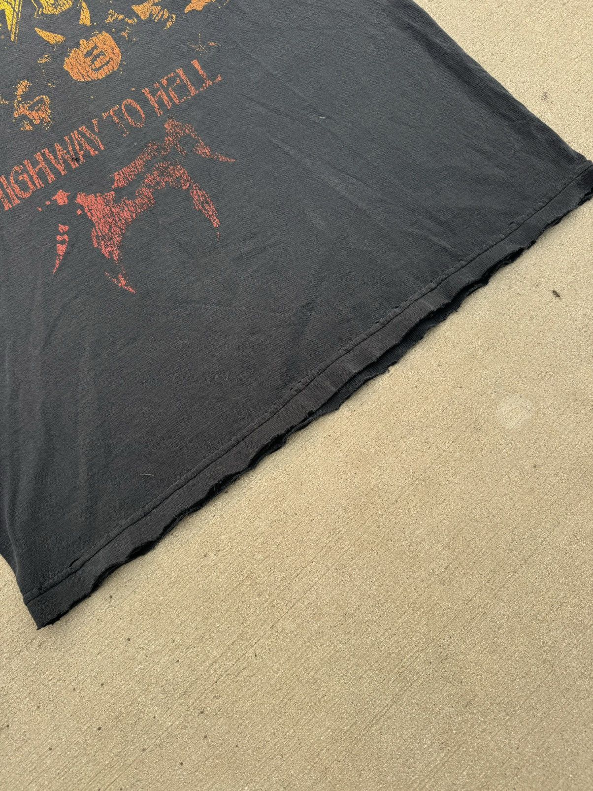 AAA × AC/DC × Band Tees 00s ACDC Highway to Hell distressed fader y2k band tee Size US L / EU 52-54 / 3 - 6 Thumbnail