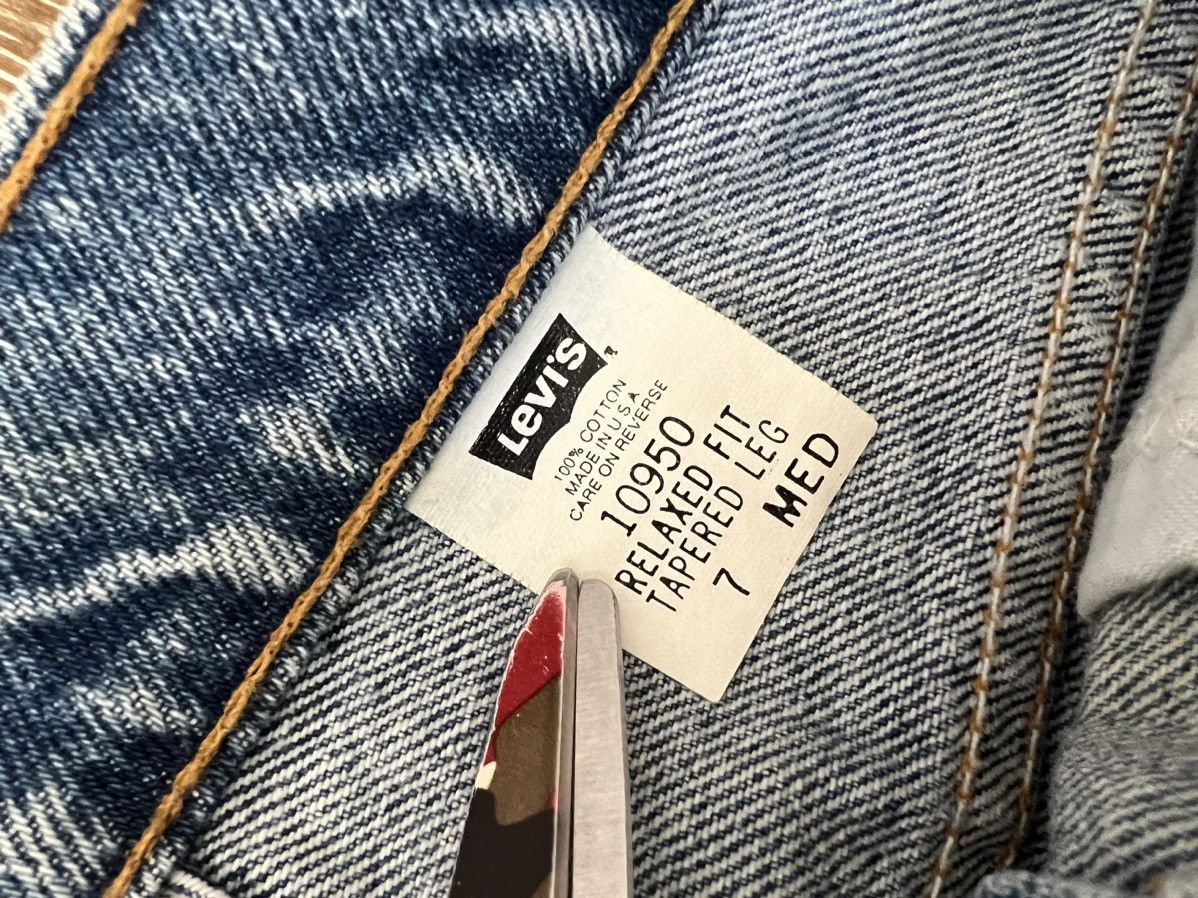 Levi's womens levis 10950 relaxed fit tapered leg orange tab jeans Size 27" / US 4 / IT 40 - 3 Thumbnail
