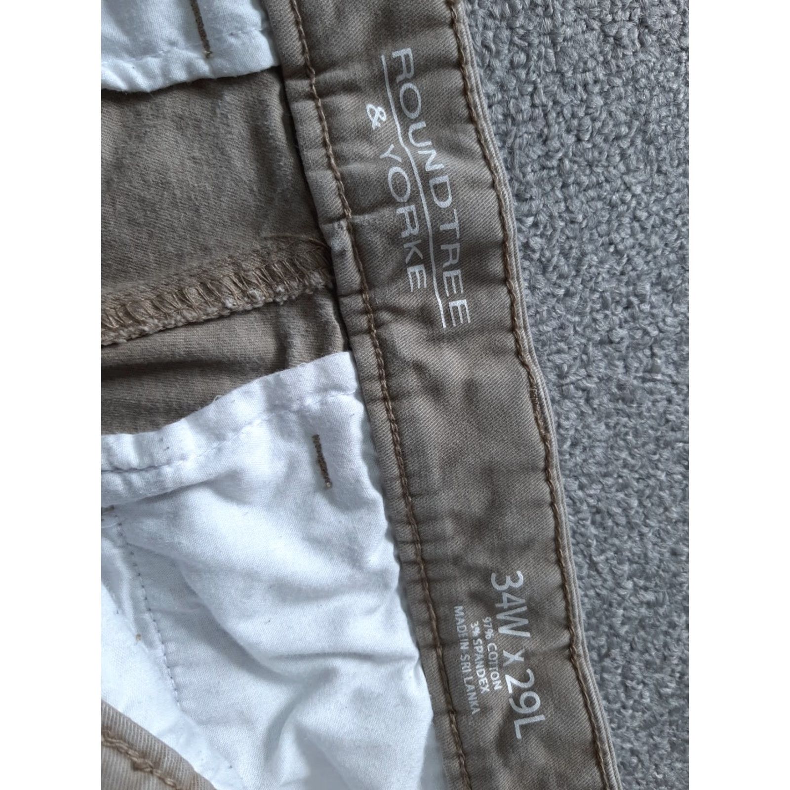 Roundtree & Yorke **ROUNDTREE & YORKE Mens Beige Chino Pants Size 34** User: ROUNDTREE & YORKE Mens Beige Chino Pants Size 34 Size US 34 / EU 50 - 4 Thumbnail