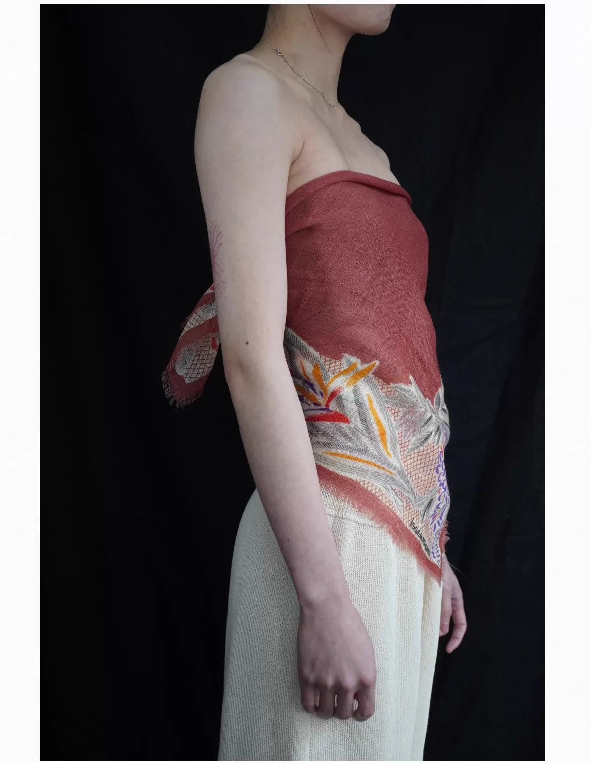 Issey Miyake Issey Miyake 1970s Salmon Pink Tropical Floral Wool Scarf Size ONE SIZE - 1 Thumbnail
