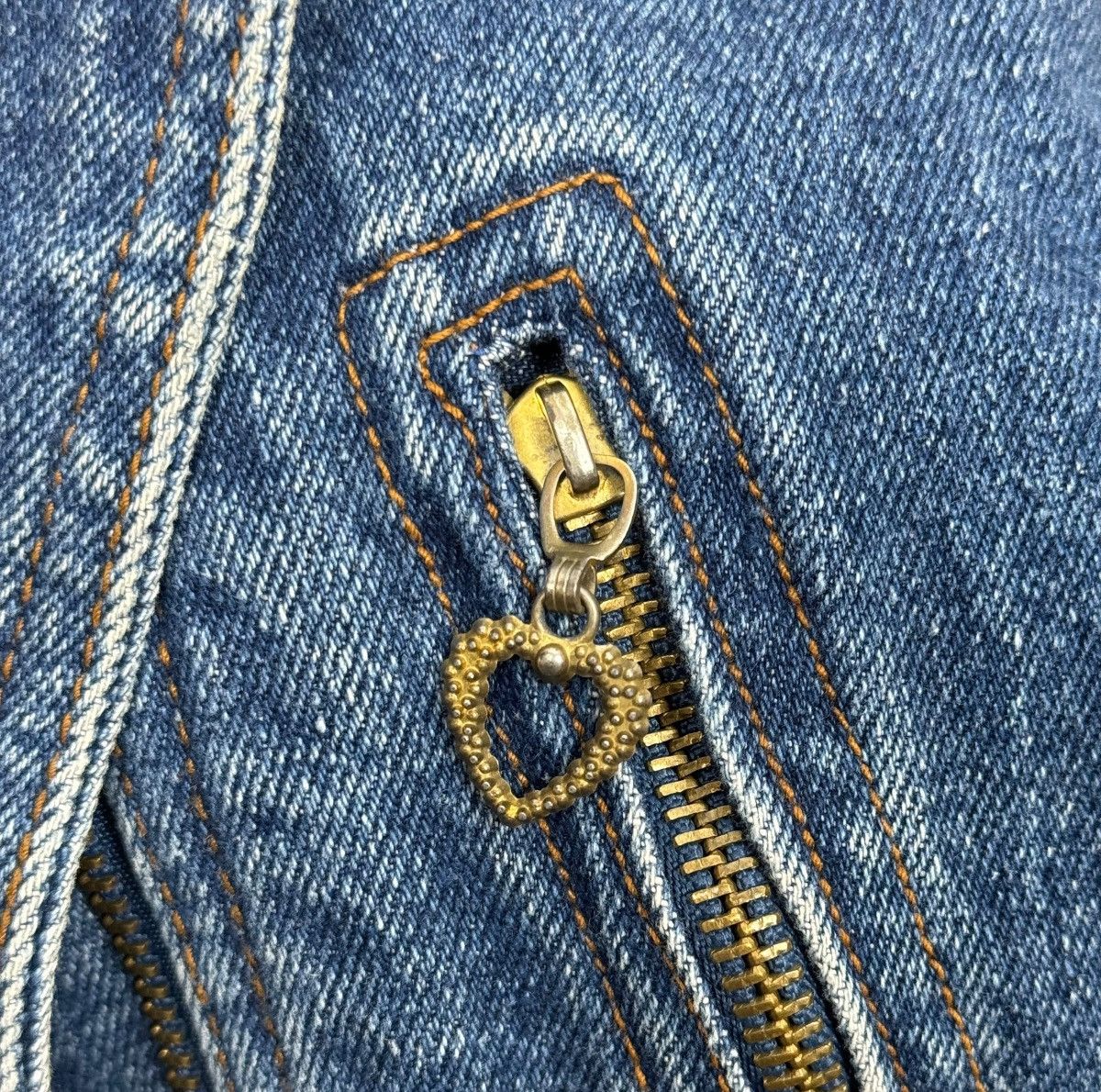 Versace Jeans Couture × Vintage Vintage Versace 1980s Denim Heart Biker Jacket size XS Size XS / US 0-2 / IT 36-38 - 15 Thumbnail