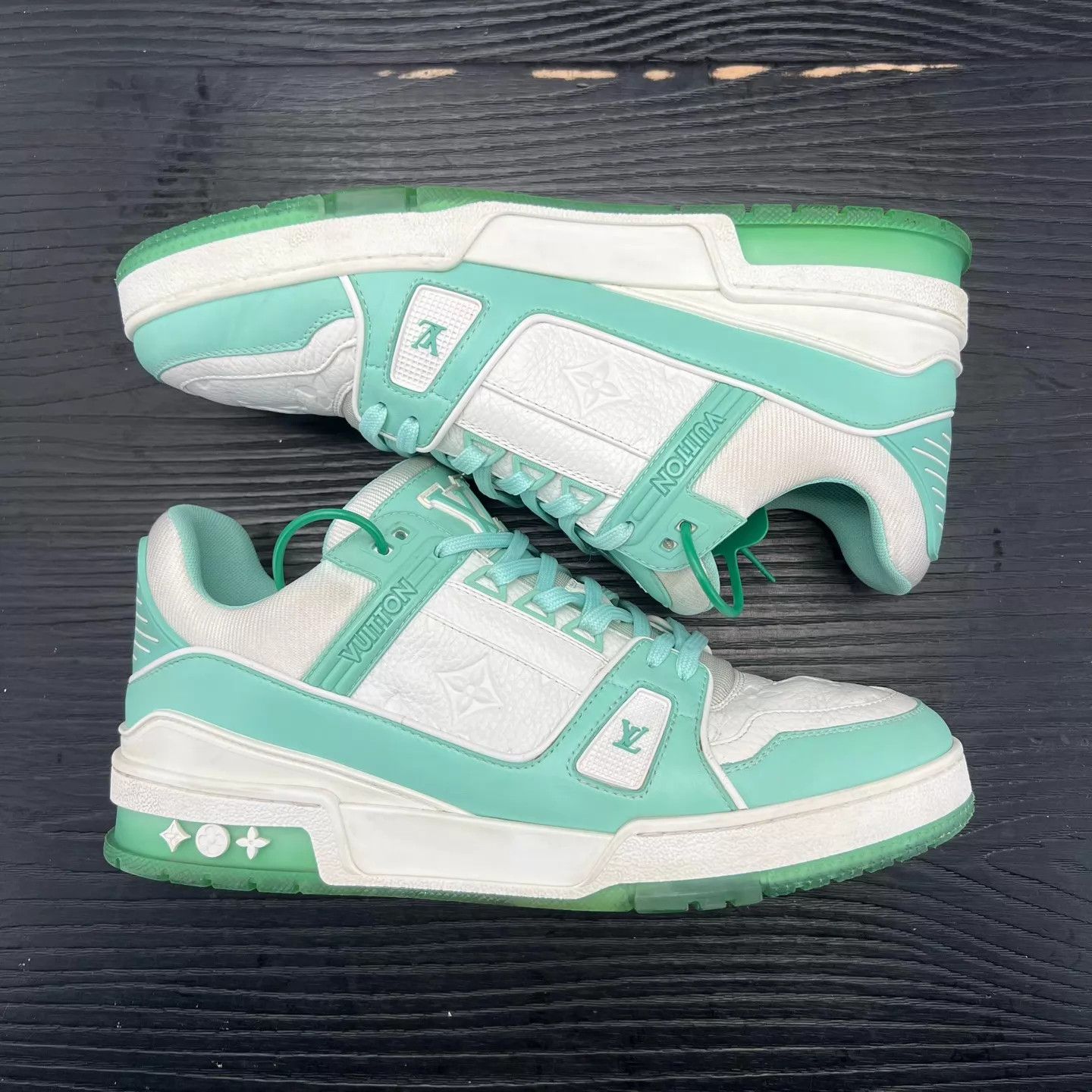 Louis Vuitton LV Trainer Tiffany UK7.5/41.5 Like New Worn 2x Size US 8.5 / EU 41-42 - 2 Thumbnail