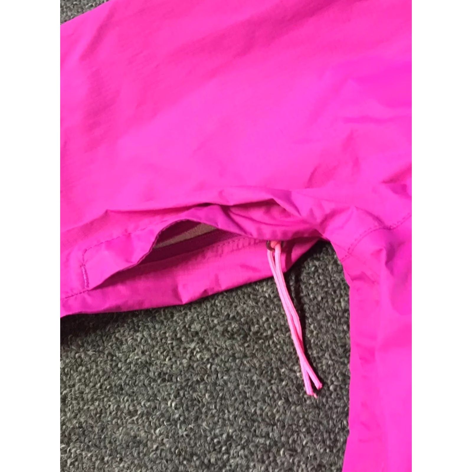 The North Face VINTAGE The North Face Hyvent 2.5L Jacket Women S Pink Hiking Camping 90s USA Outdoors Sailing Climbing Hiking Glrip? Size S / US 4 / IT 40 - 3 Thumbnail