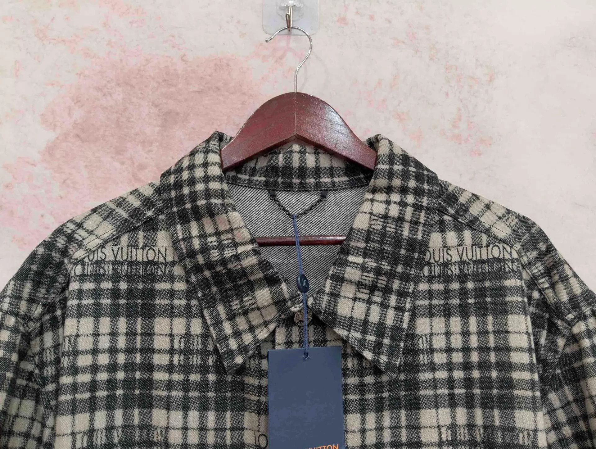 Louis Vuitton LV Monogram Logo Long Sleeve Shirt Jkt54 Size US L / EU 52-54 / 3 - 7 Thumbnail