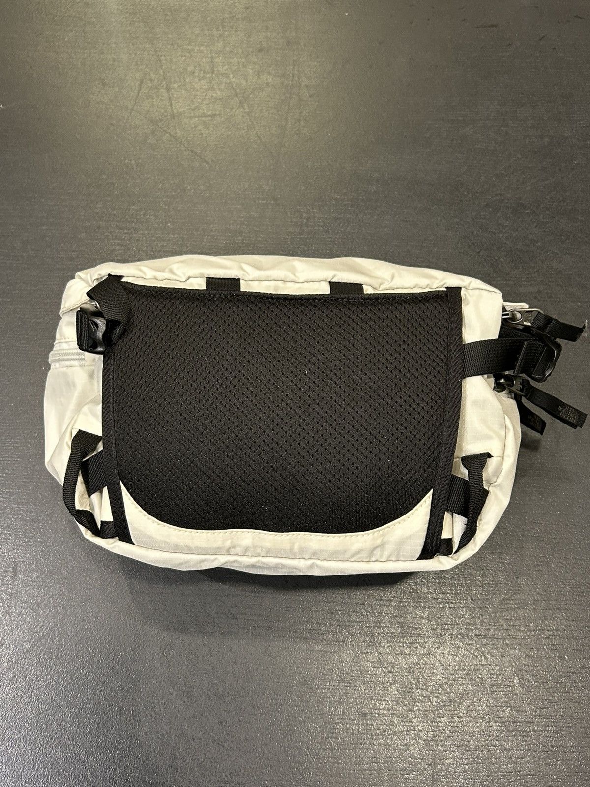 Supreme Supreme X TNF Convertible Fanny Pack Backpack Size ONE SIZE - 3 Thumbnail