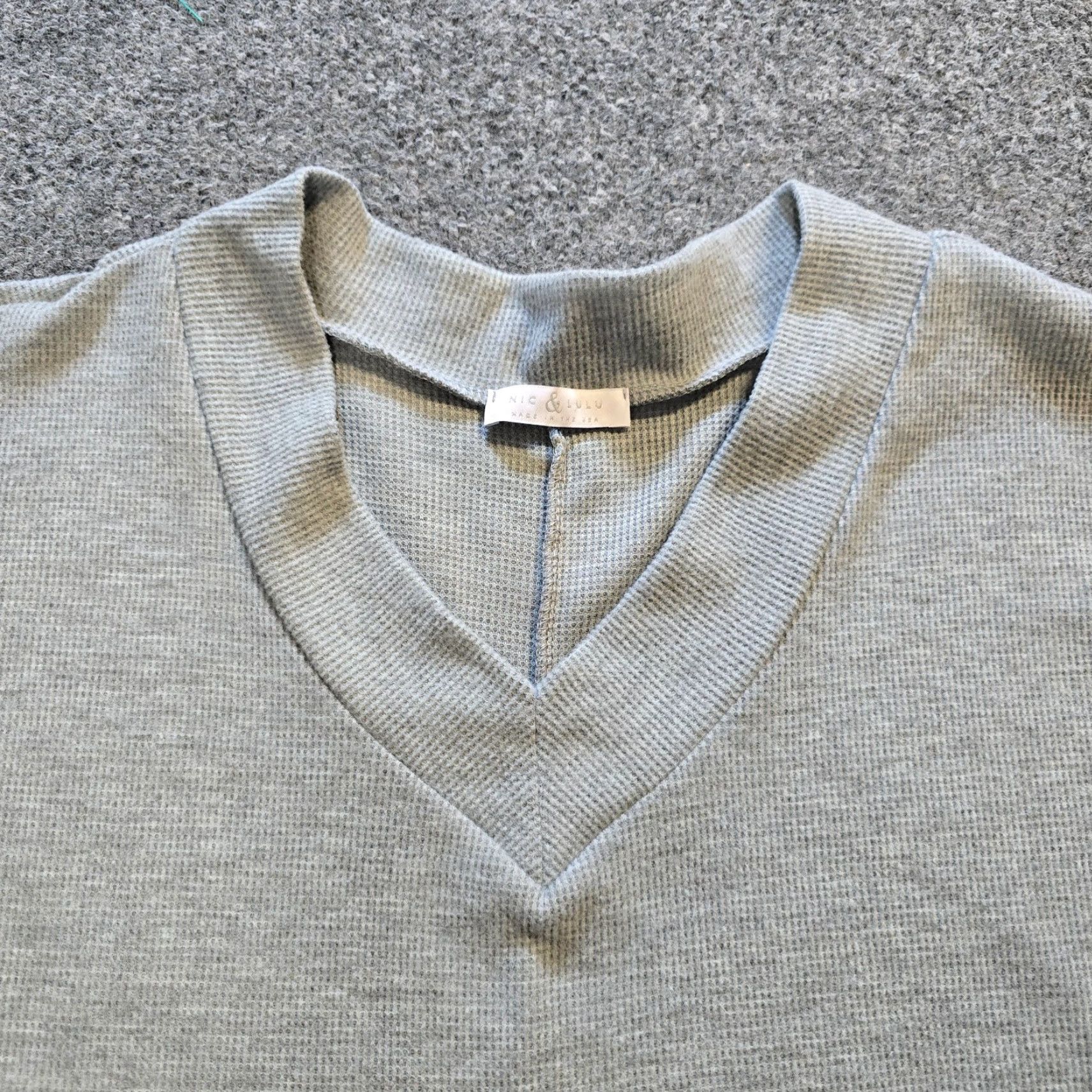 Vintage Nic Lulu Top Womens Medium Gray Thermal V-Neck Waffle Knit Casual Shirt Size M / US 6-8 / IT 42-44 - 2 Thumbnail