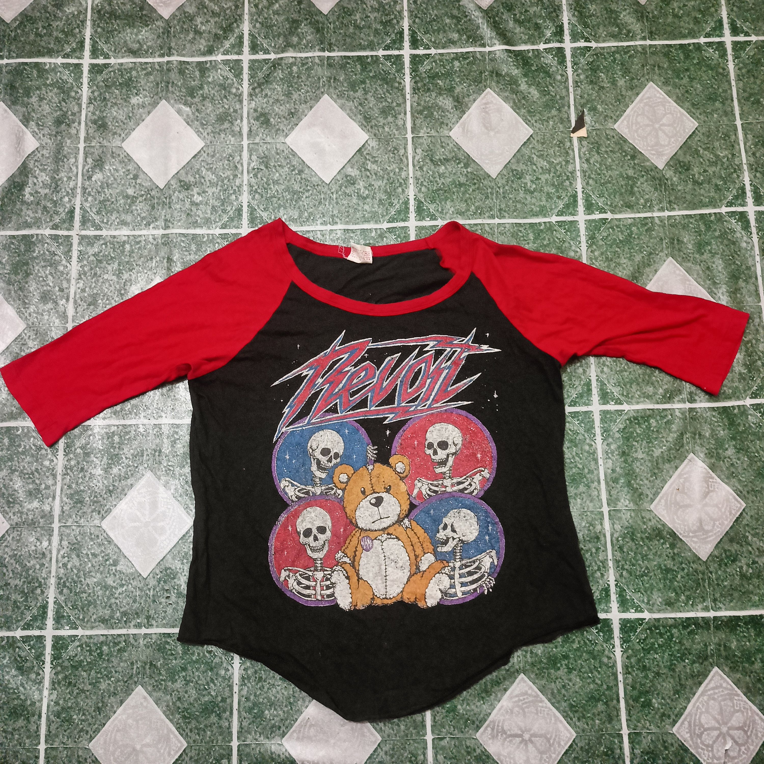 Vintage Rare!!! Vintage RNA Inc REVOLT Skull 3q t shirt Size M / US 6-8 / IT 42-44 - 1 Thumbnail